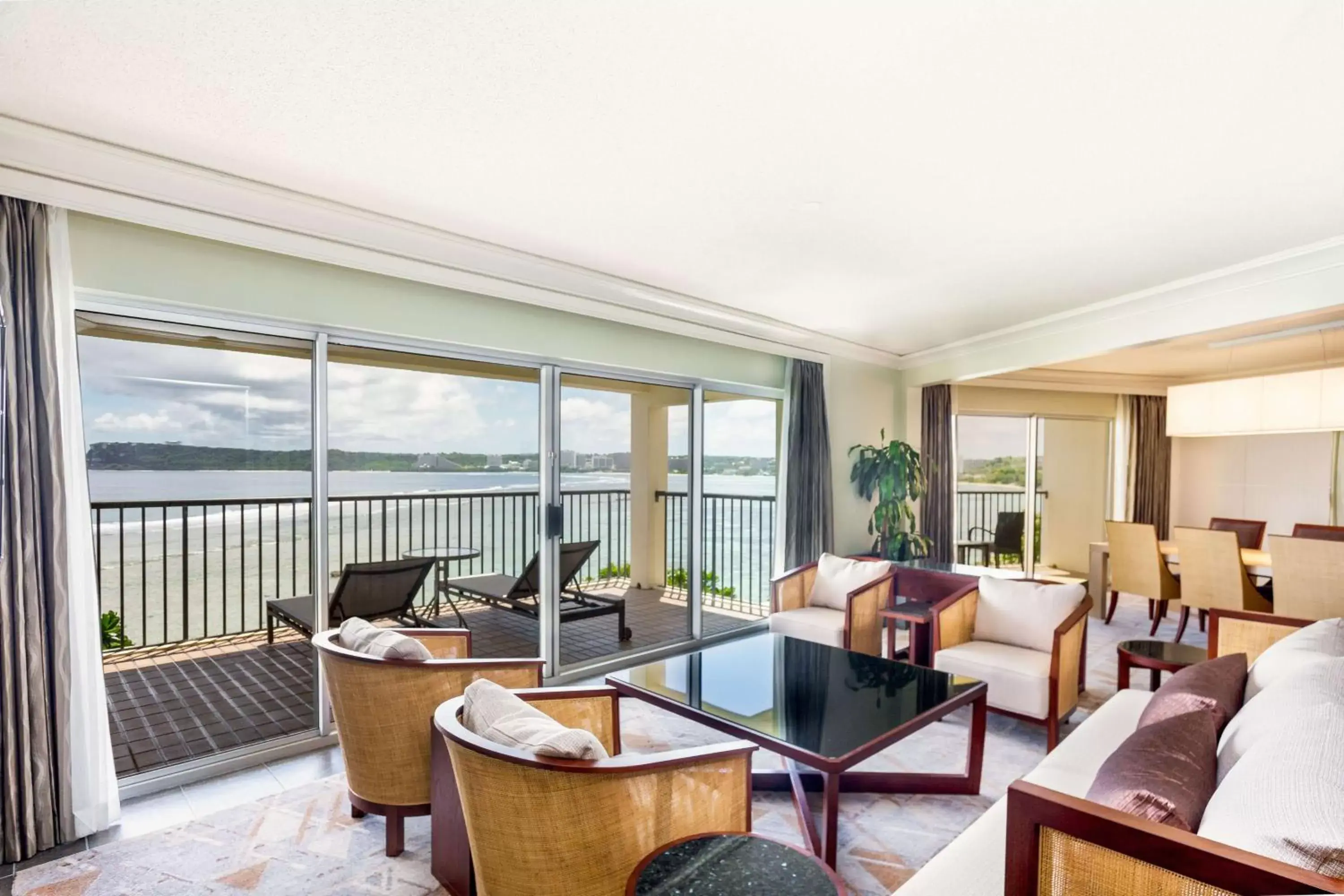 Executive Suite with Lounge Access in Hilton Guam Resort & Spa Executive Suite with Lounge Access in Hilton Guam Resort & Spa