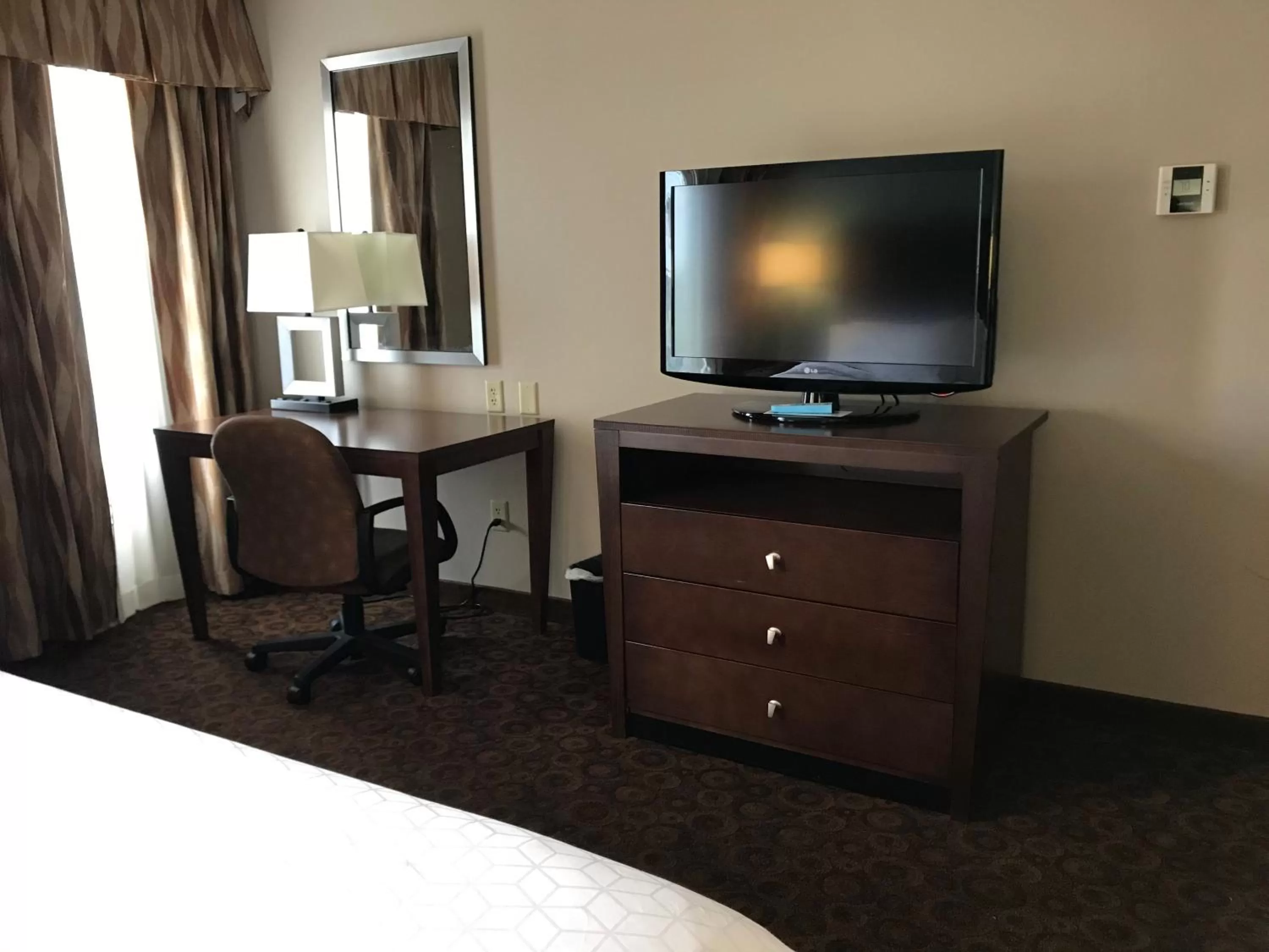 Bed in Holiday Inn Express and Suites St. Cloud by IHG