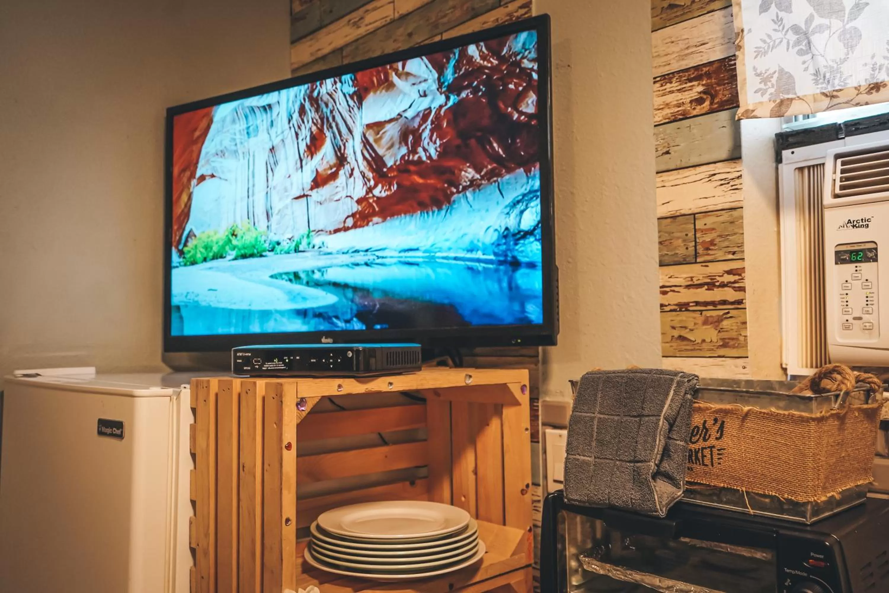 TV and multimedia in Hollywood Light Haven Lodge