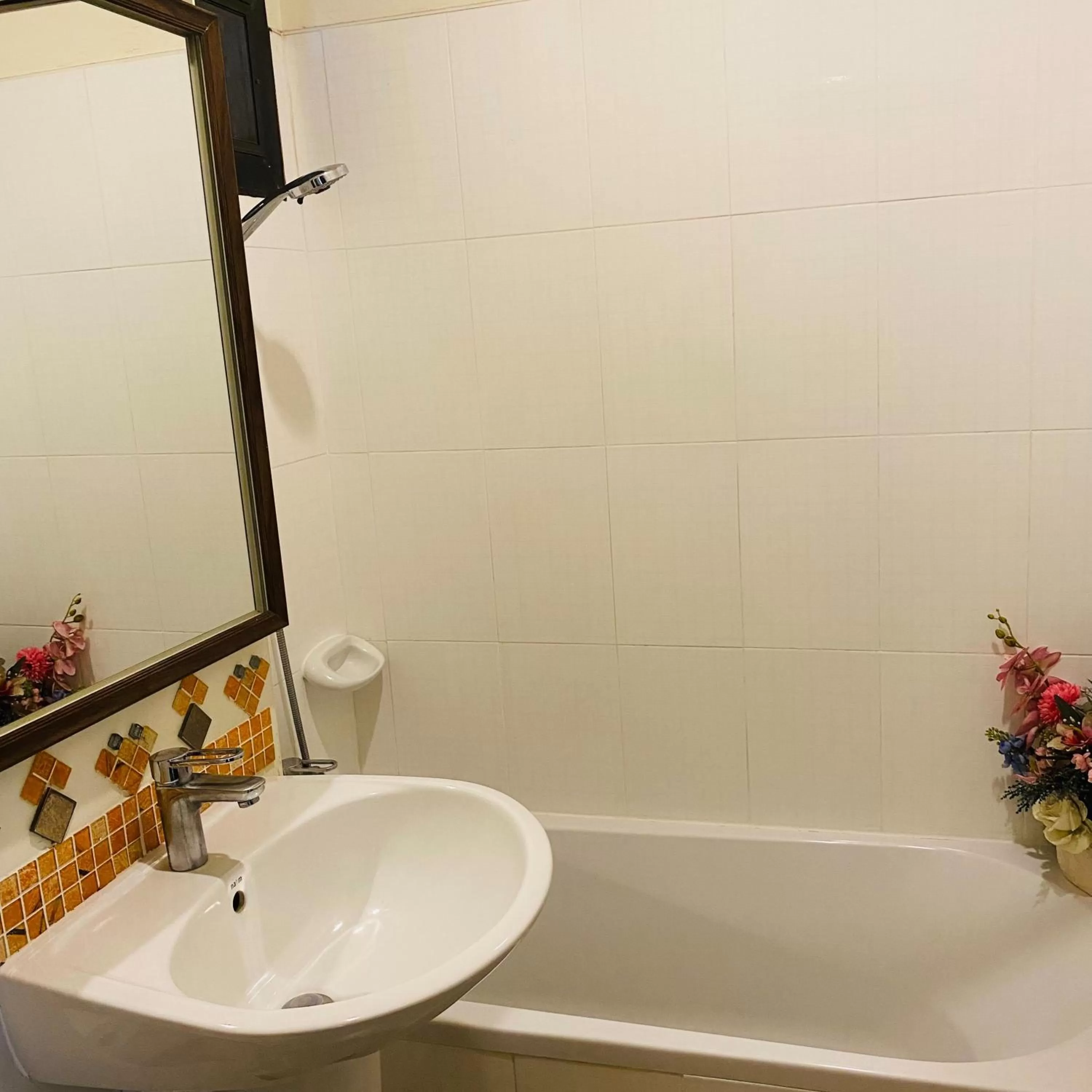 Bath in BB Mantra Boutique Hotel