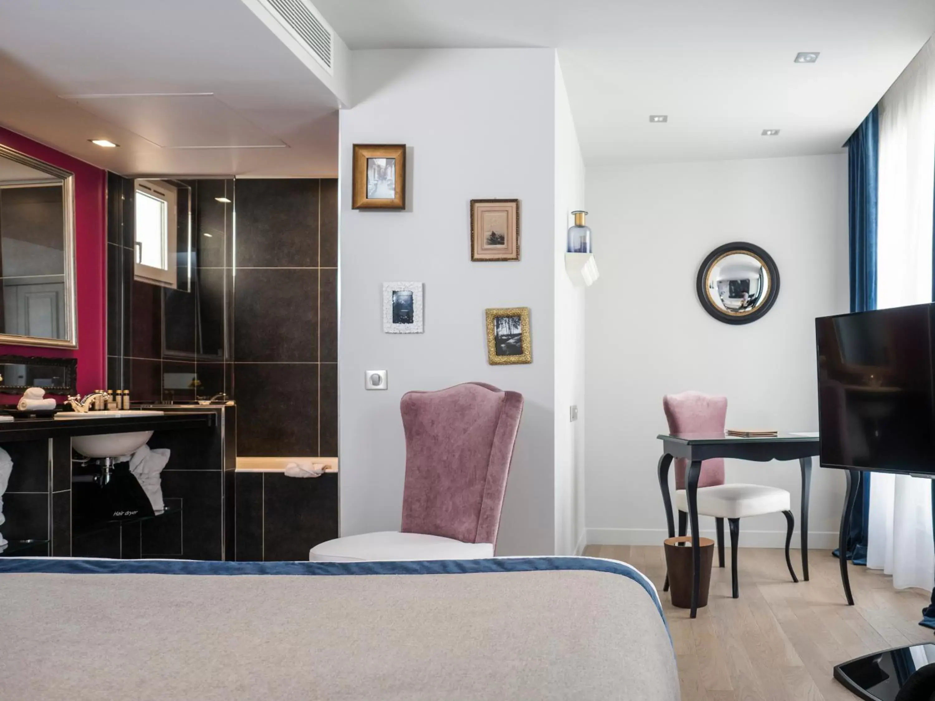 Privilege in Hotel Taylor Privilege in Hotel Taylor