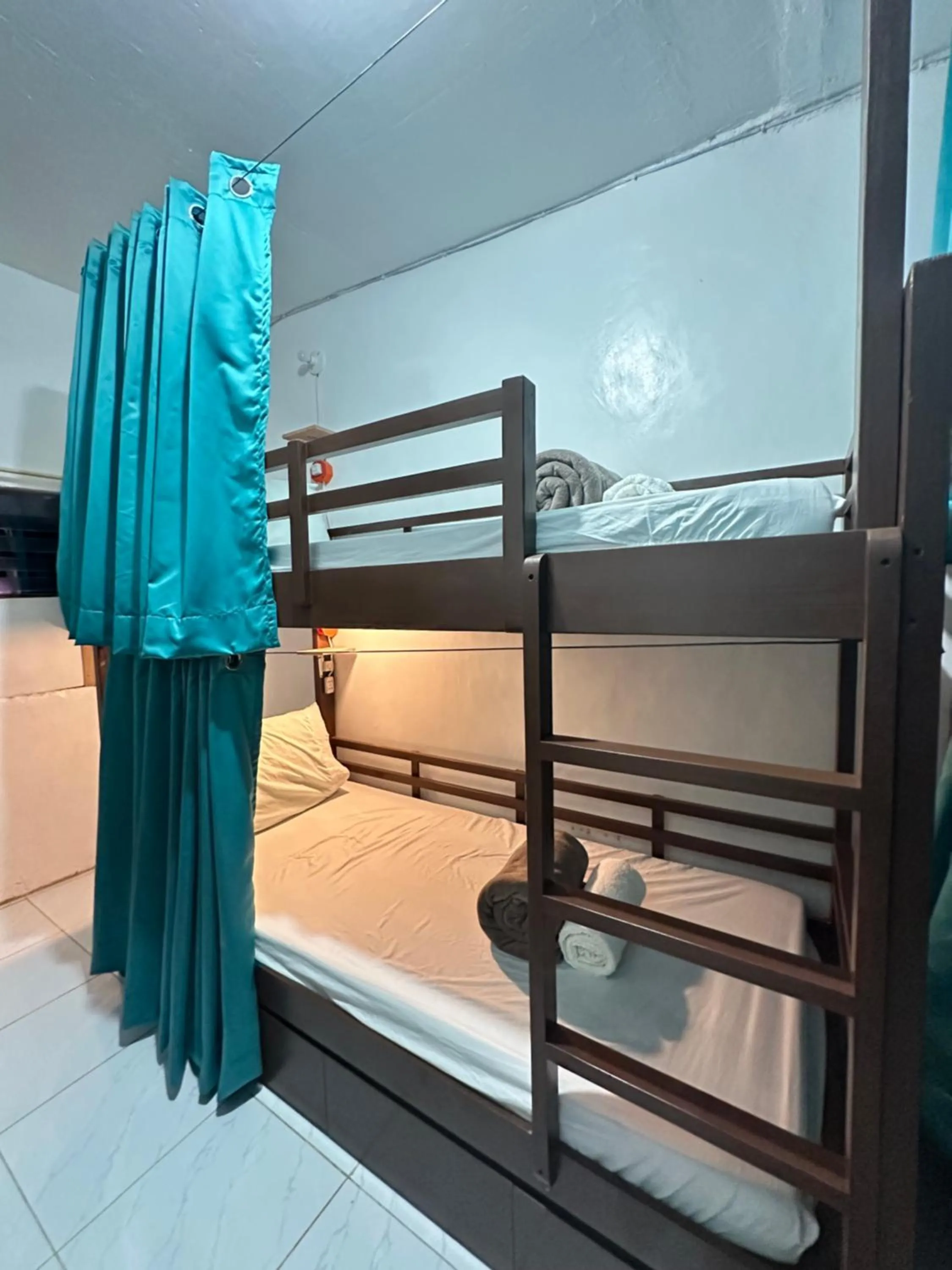 Bed in Malapascua Budget Inn MBI DIVE CENTER