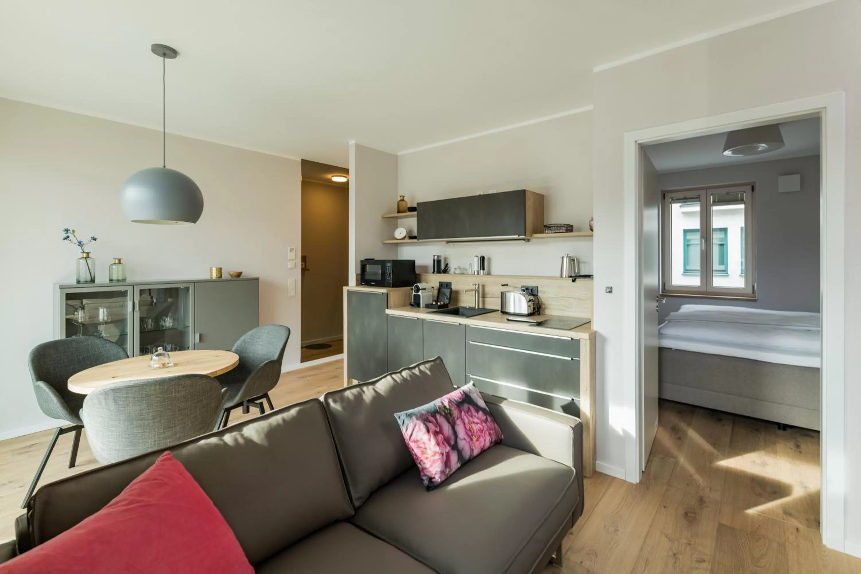 Kitchen or kitchenette, Seating Area in Suites MITTE - Aparthotel