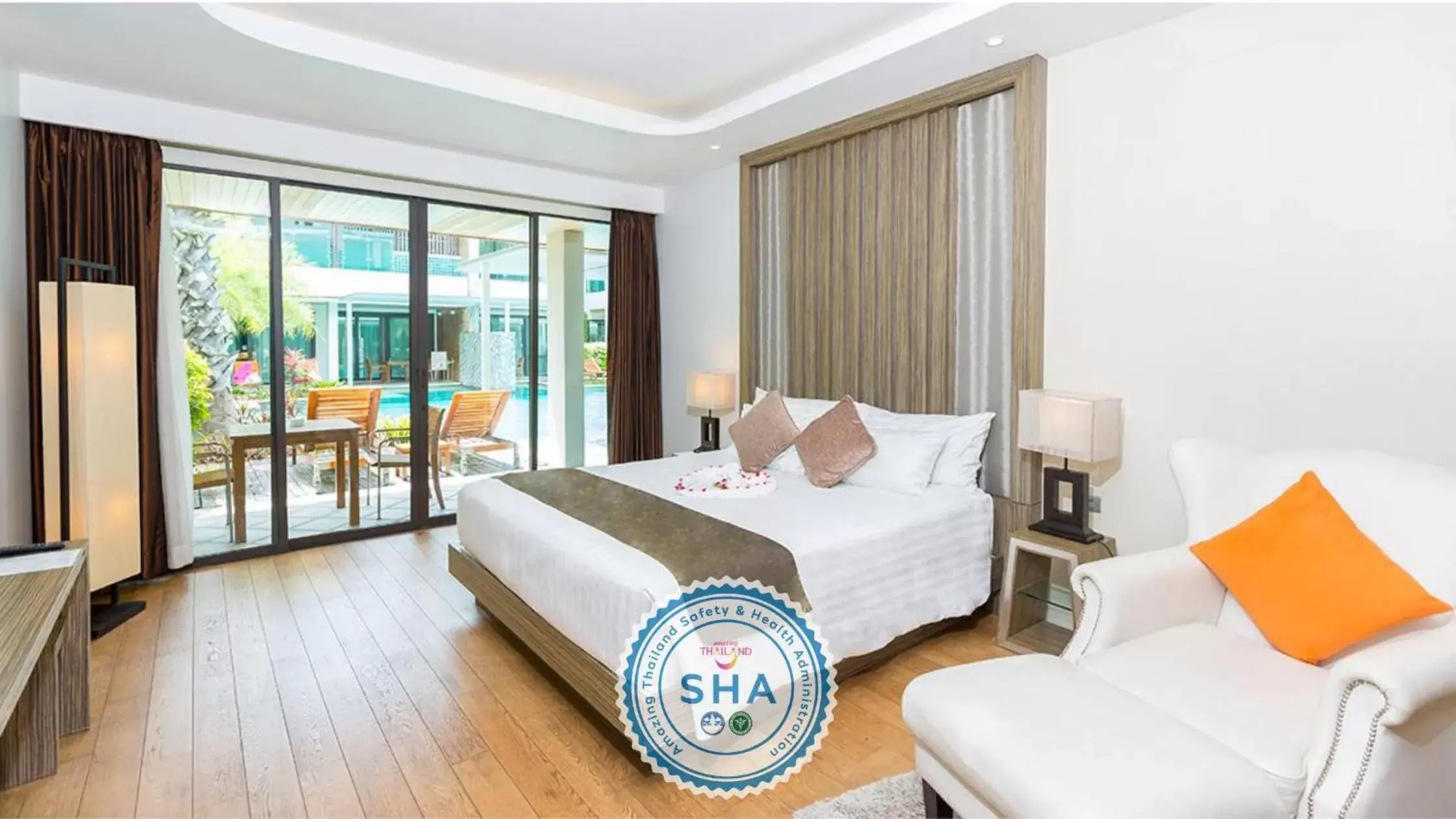 Deluxe Double Room with Pool Access in Wyndham Sea Pearl Resort, Phuket Deluxe Double Room with Pool Access in Wyndham Sea Pearl Resort, Phuket