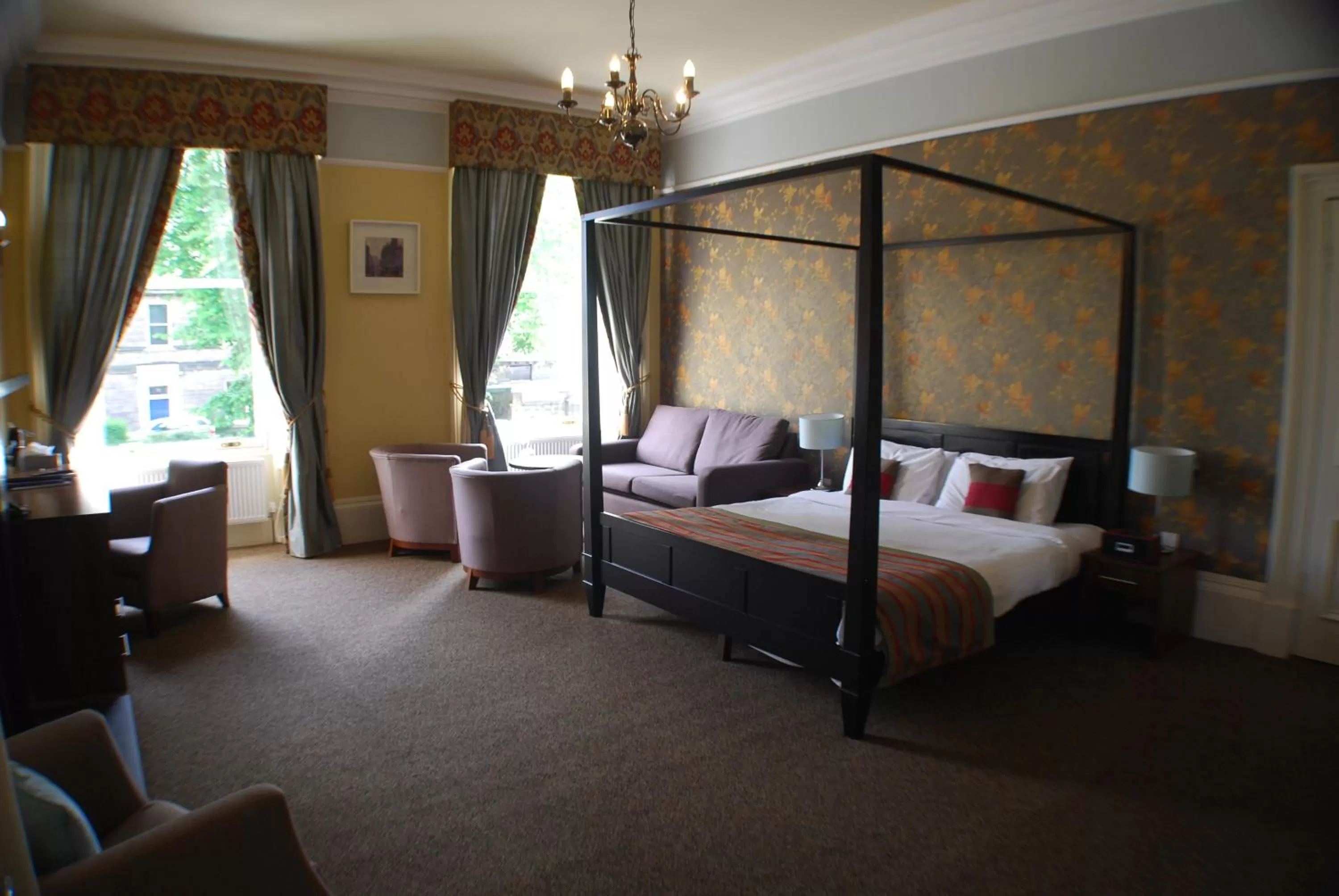 Photo of the whole room, Bed in The Salisbury Hotel