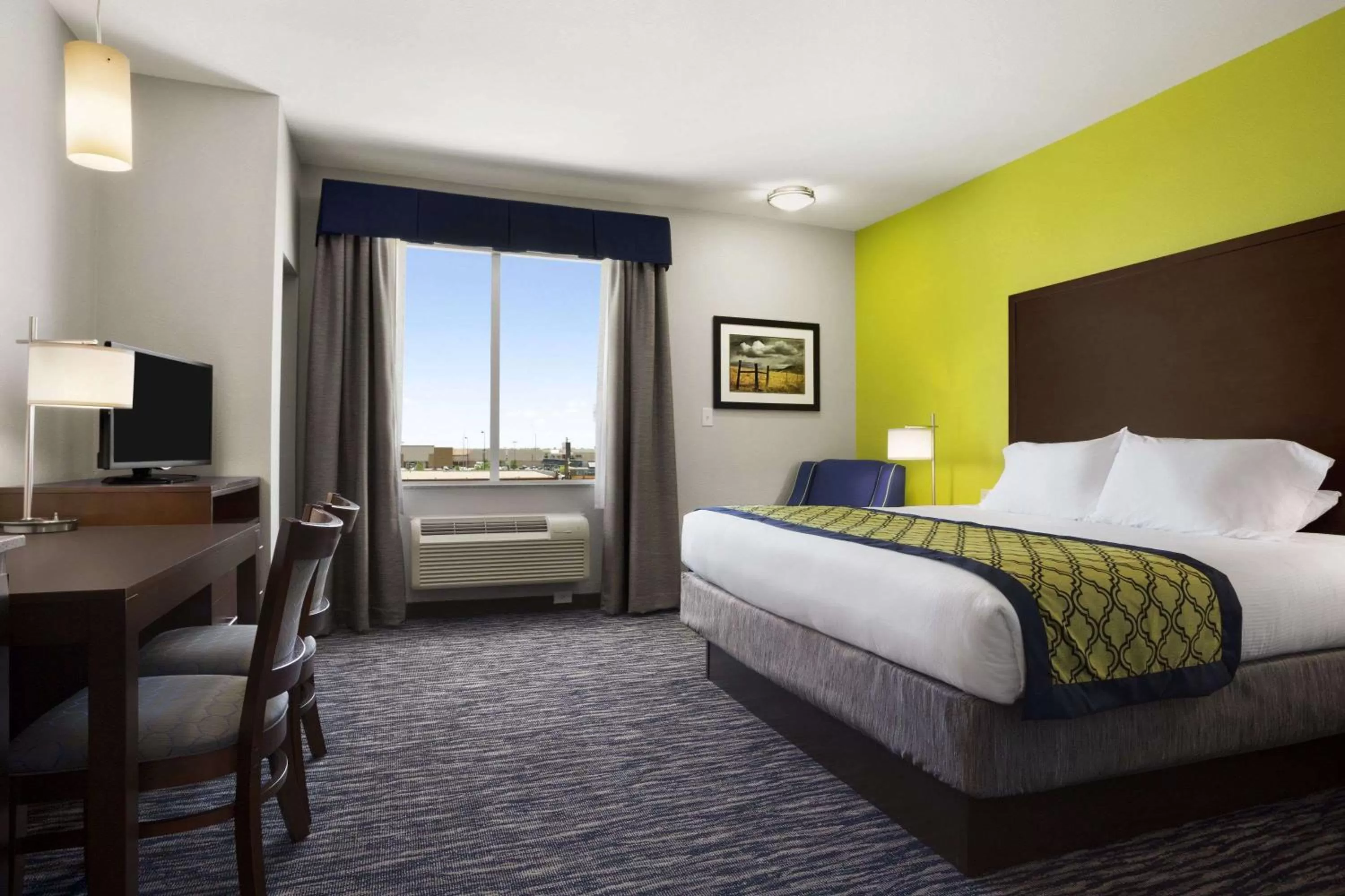 Photo of the whole room, Bed in Hawthorn Suites by Wyndham San Angelo