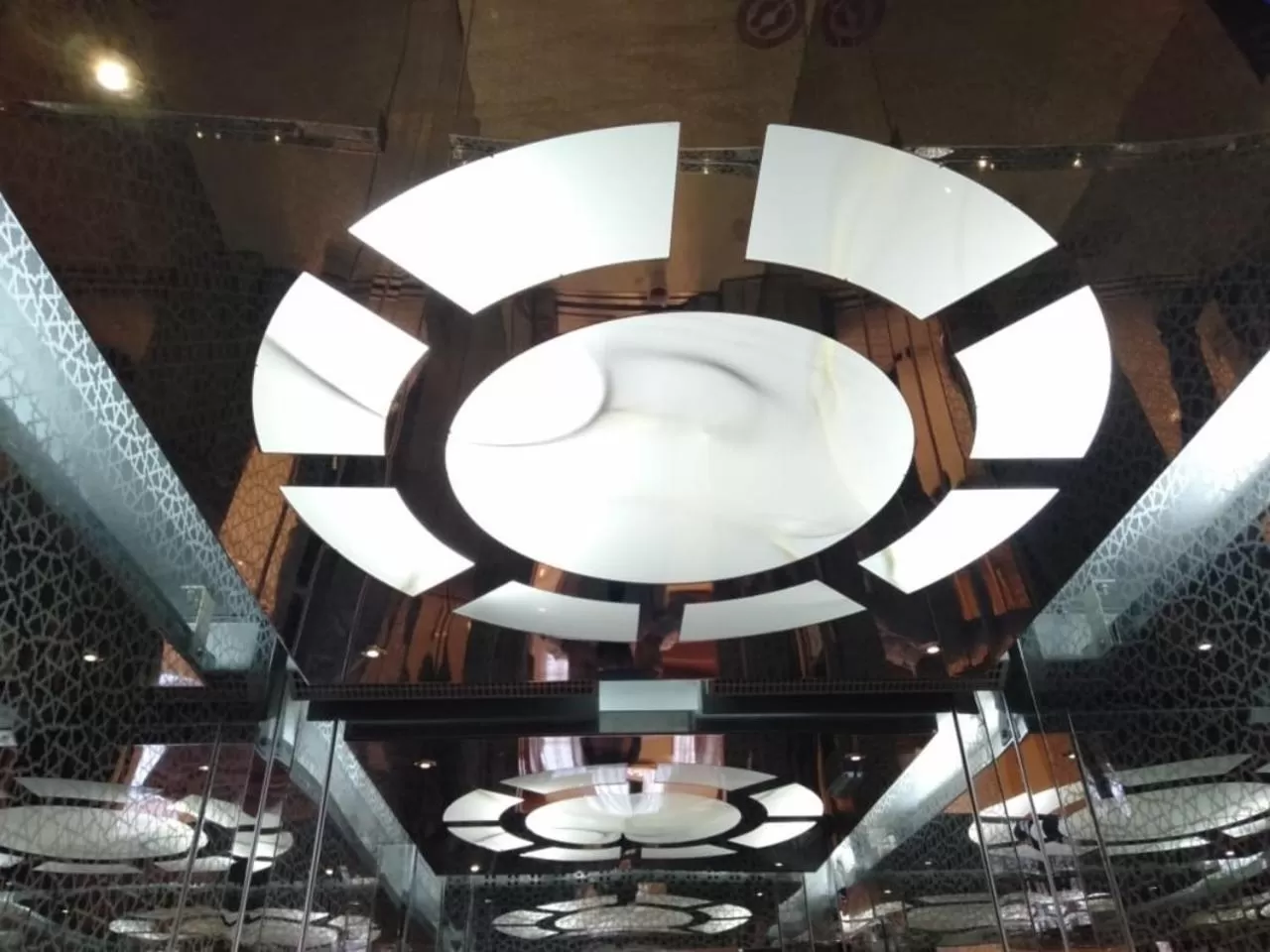 elevator, Dining Area in Tanuf Residency Hotel