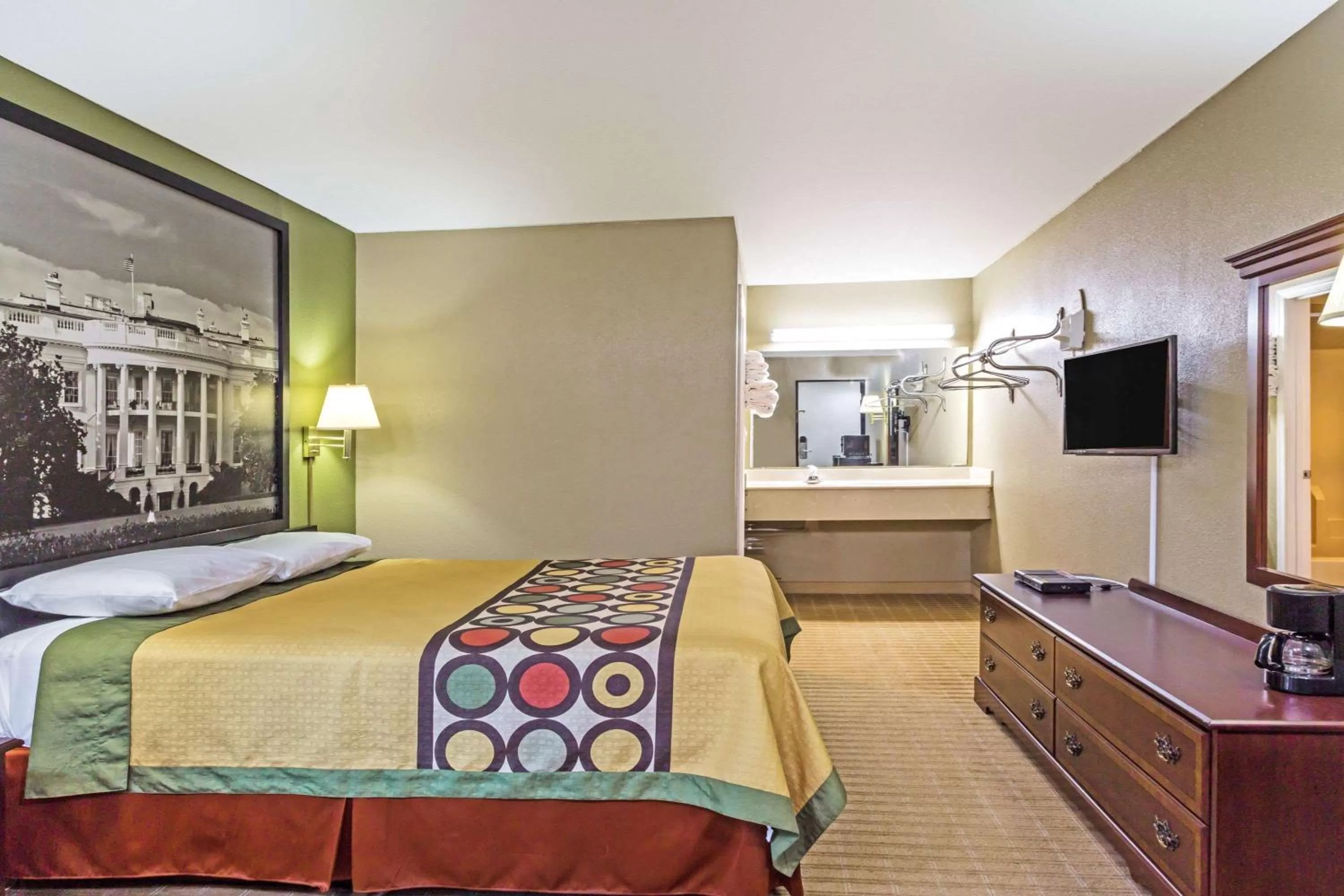 On site, Bed in Super 8 by Wyndham Jessup/Baltimore Area