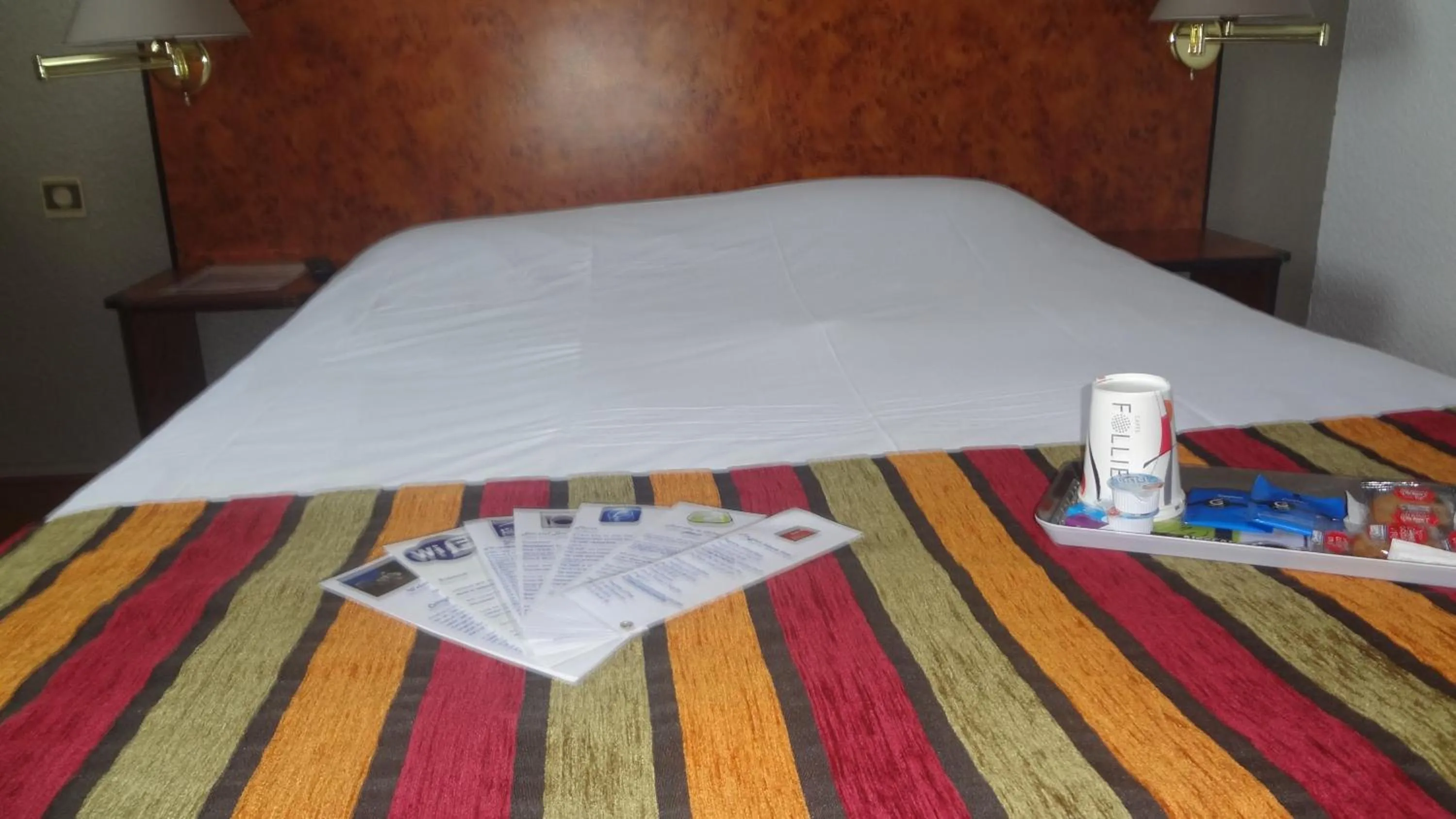 Bedroom, Bed in Logis Cottage Hôtel