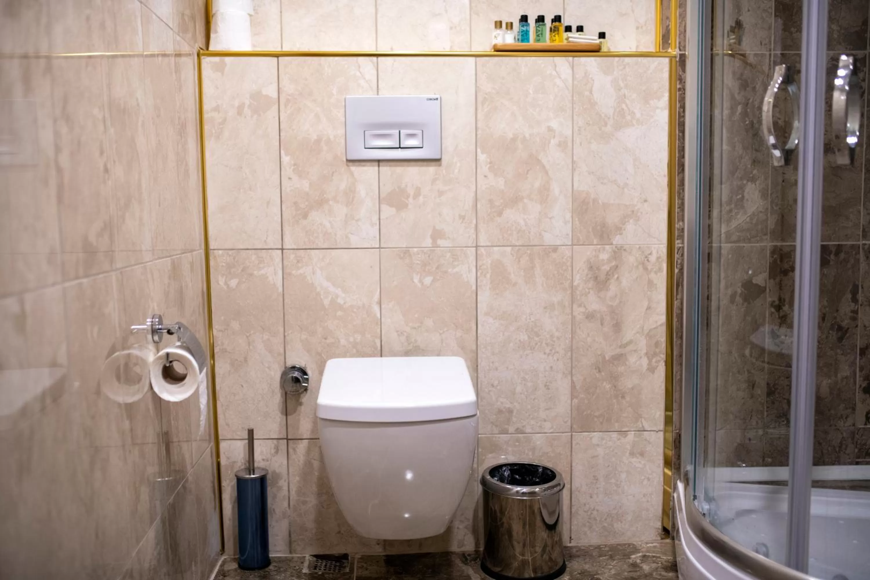 Shower in Golden Sand Hotel