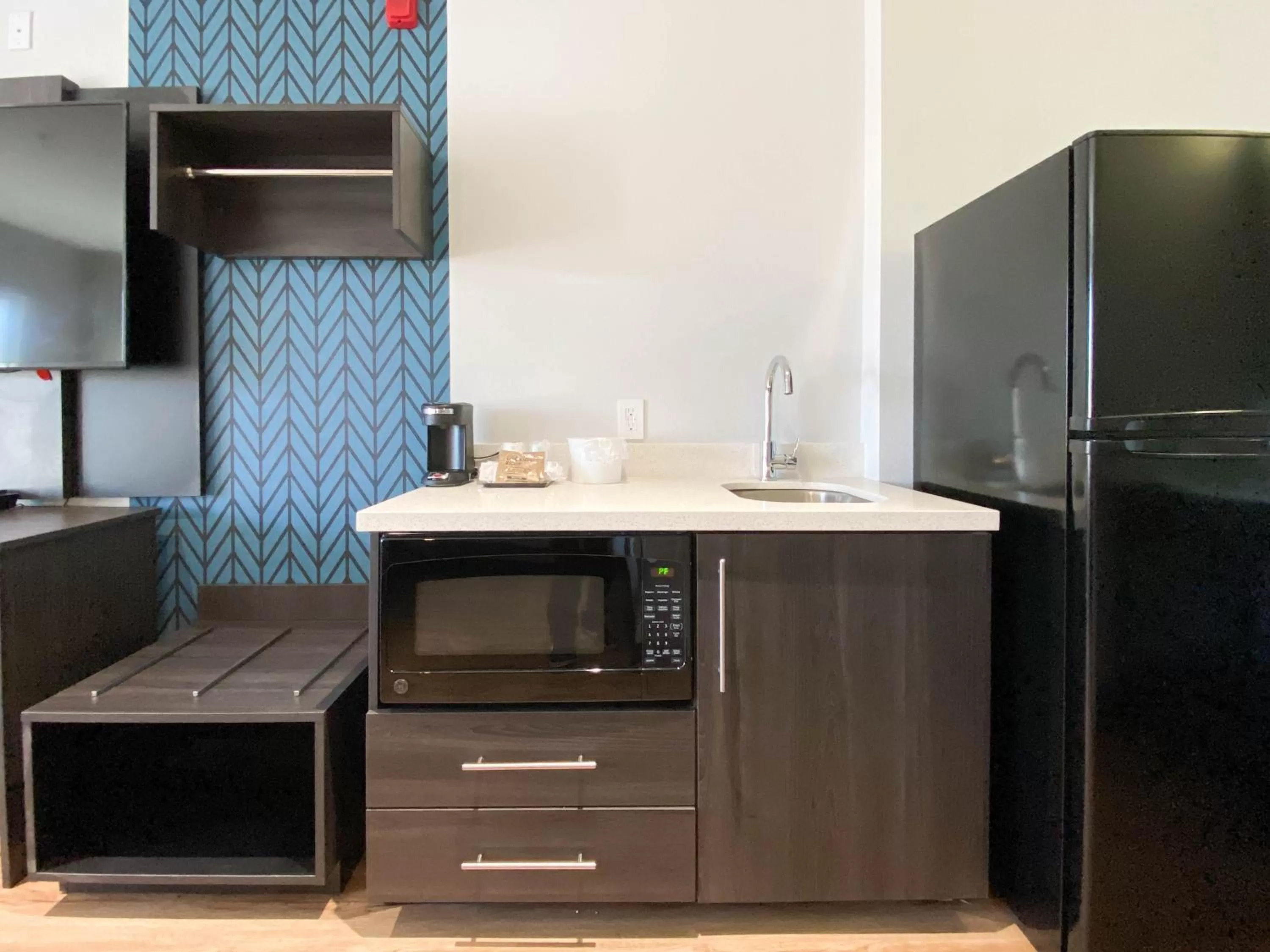 Studio 6 Suites Stockton, CA Waterfront