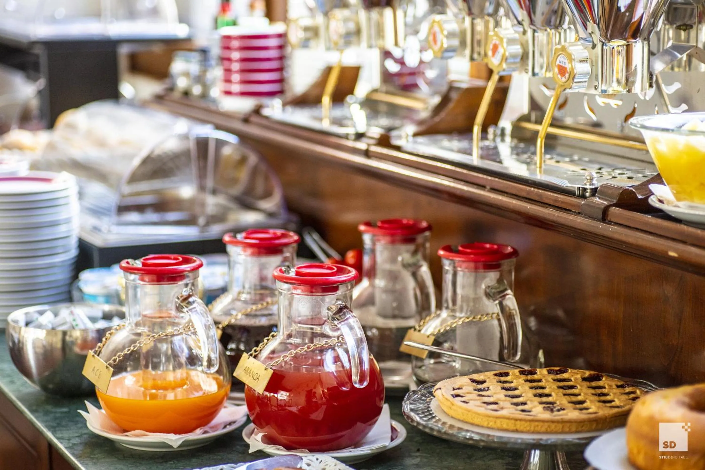 Food and drinks in Admiral Hotel