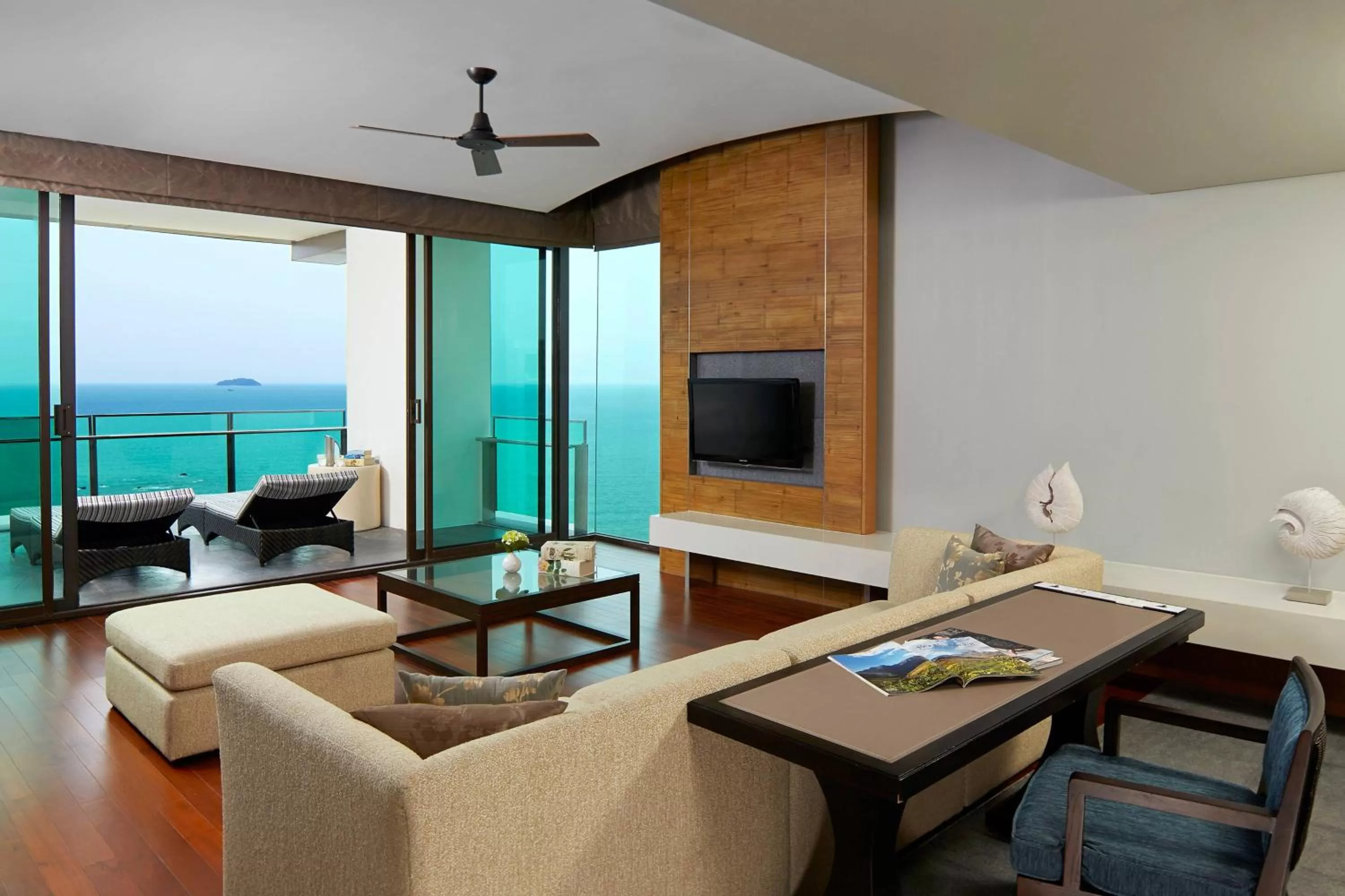 Living room in Rayong Marriott Resort & Spa
