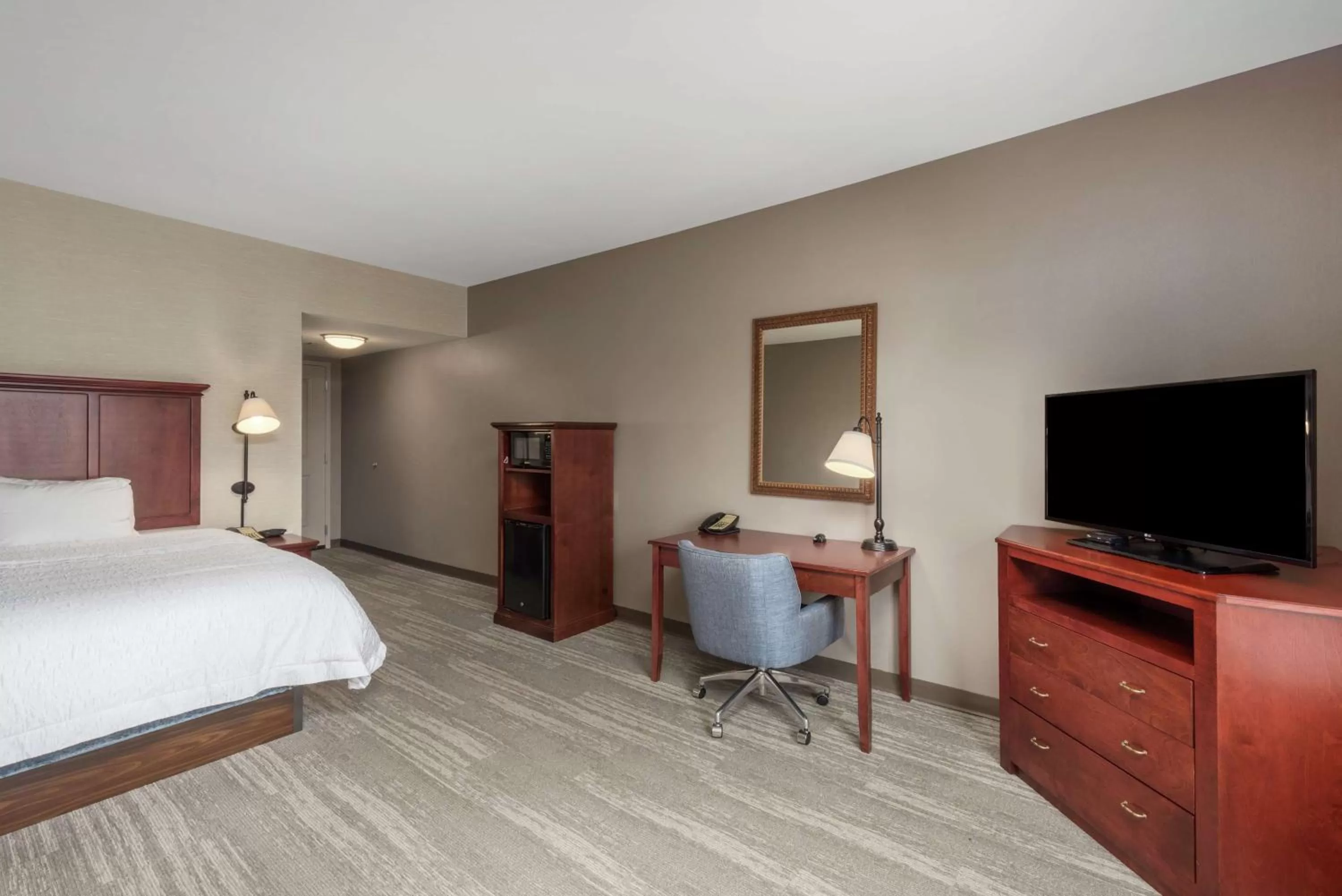 King Room with Sofa Bed in Hampton Inn Branson - Branson Hills