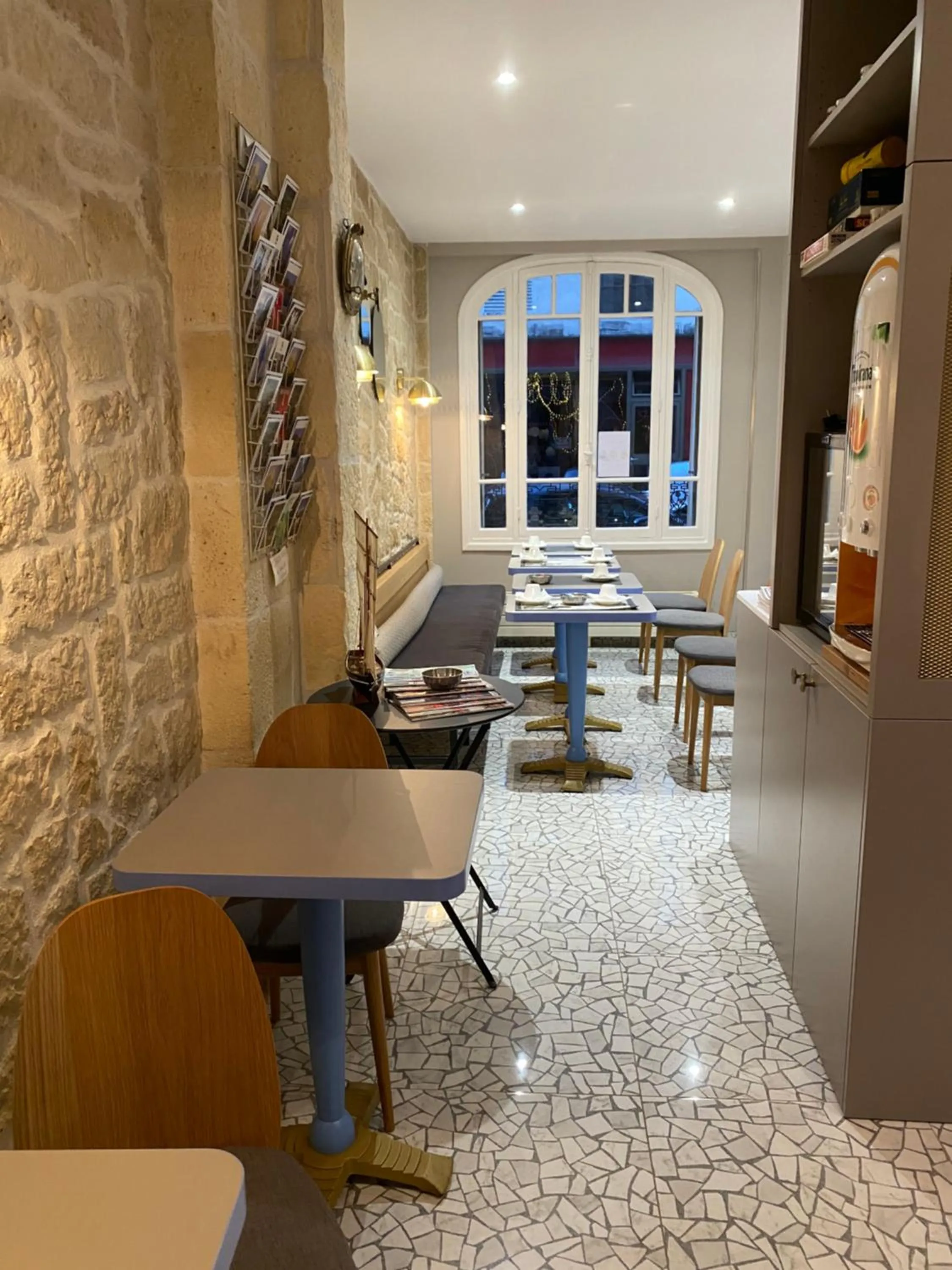 Breakfast in L'Amiral