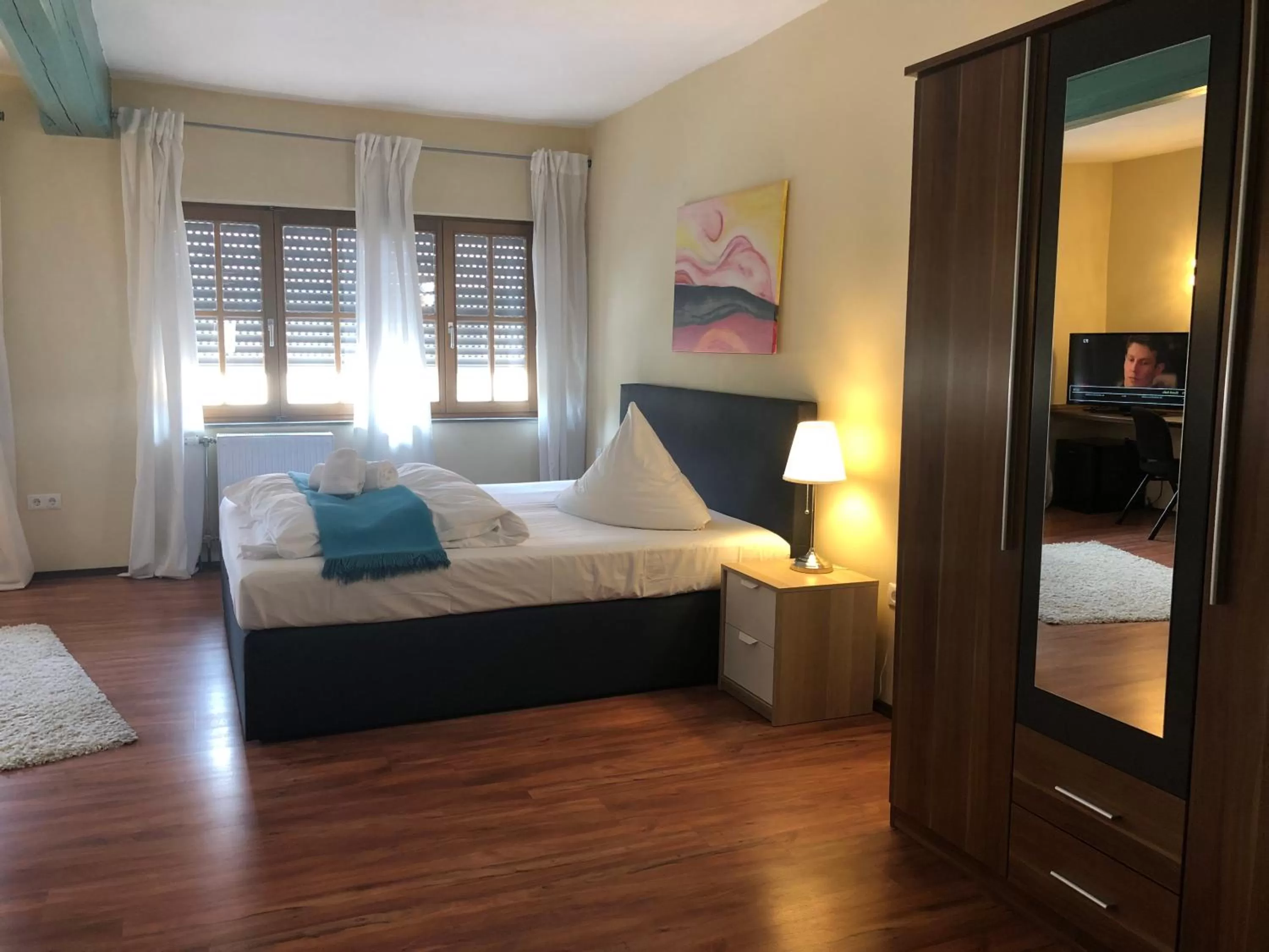 Bed in Hotel Zum Kastanienbaum