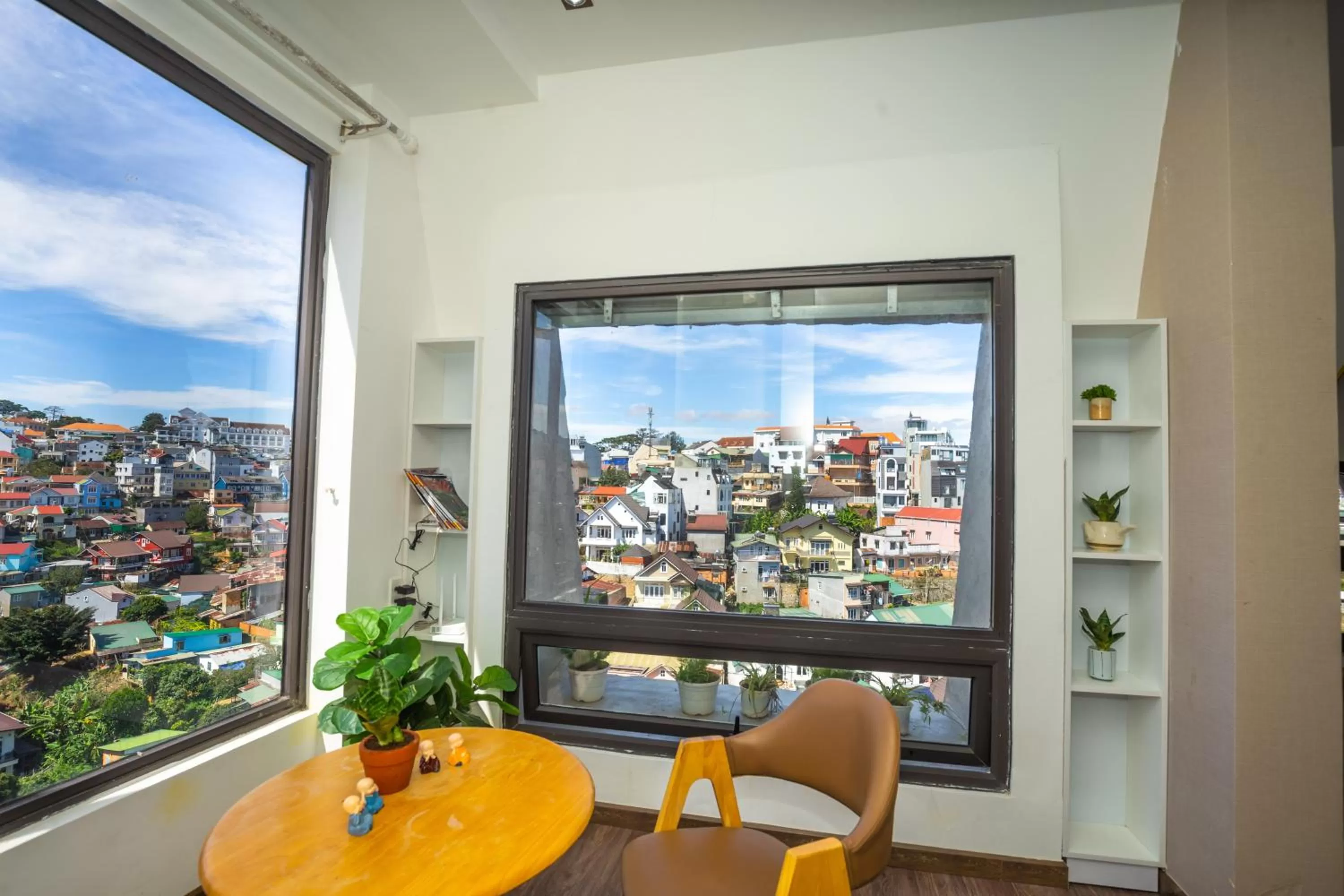 Seating area in Ngàn Phố Studio & Love Hotel