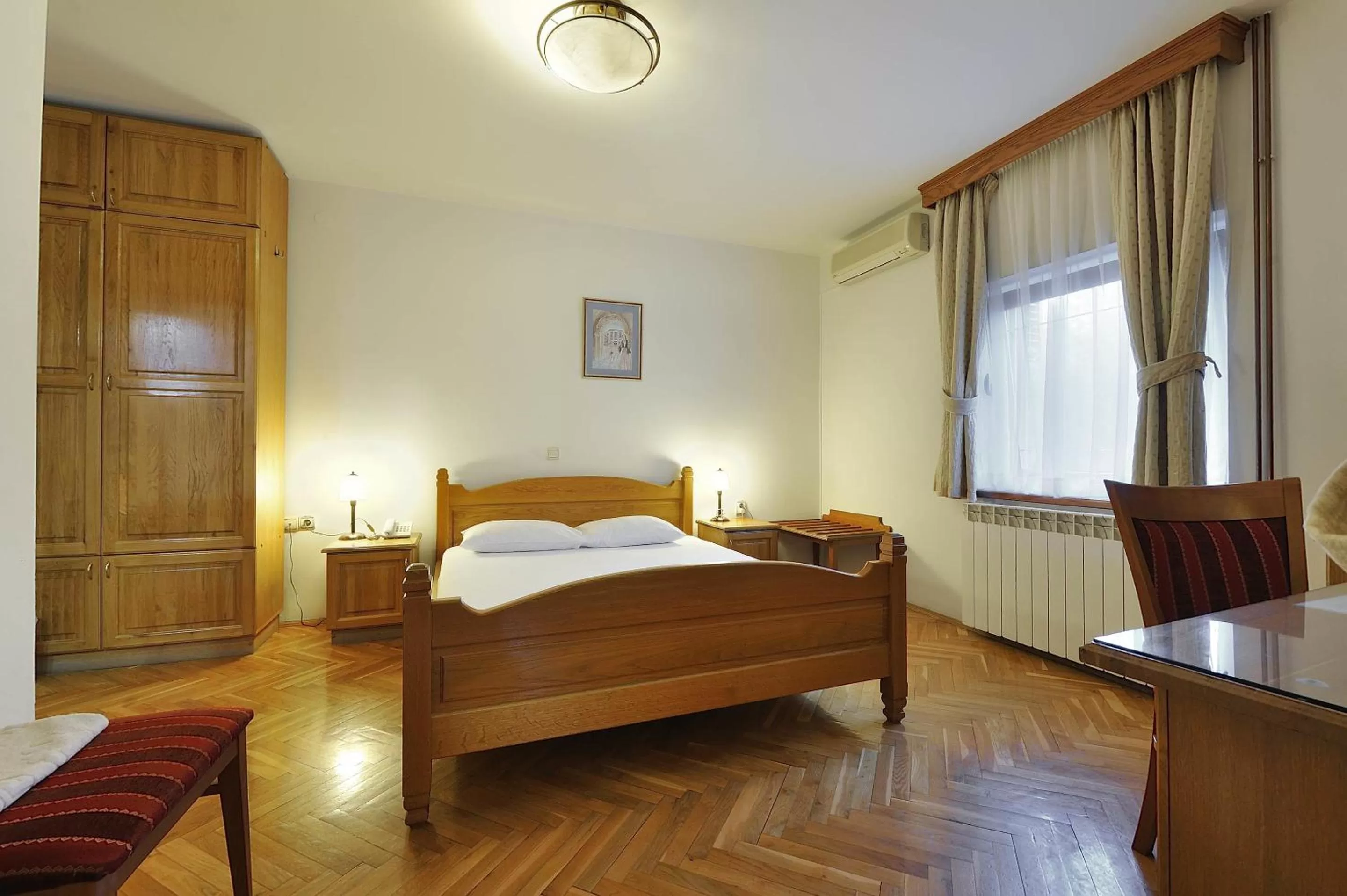 Bed in Hotel Sucevic Garni