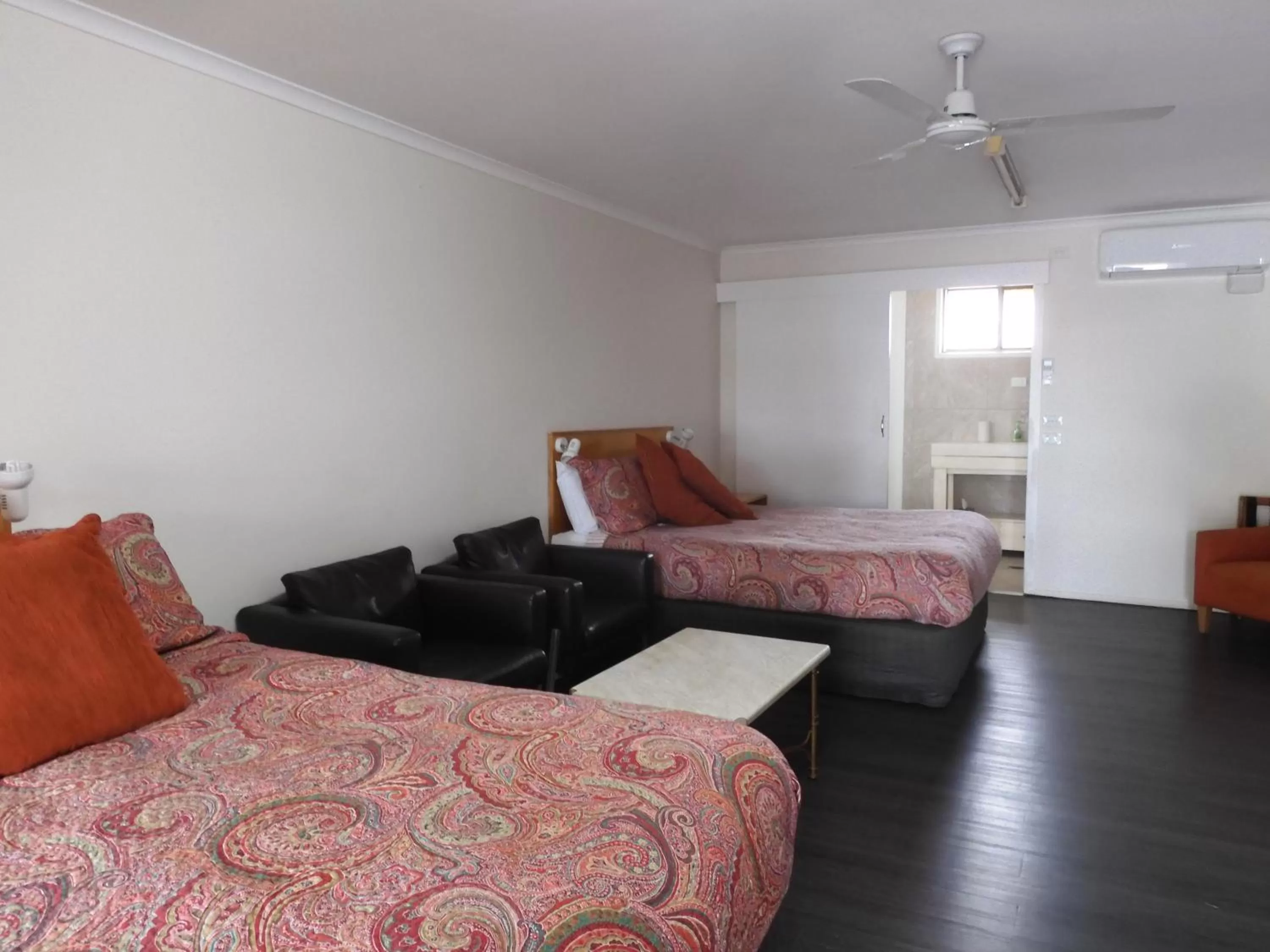 Bed in Dalby Parkview Motel