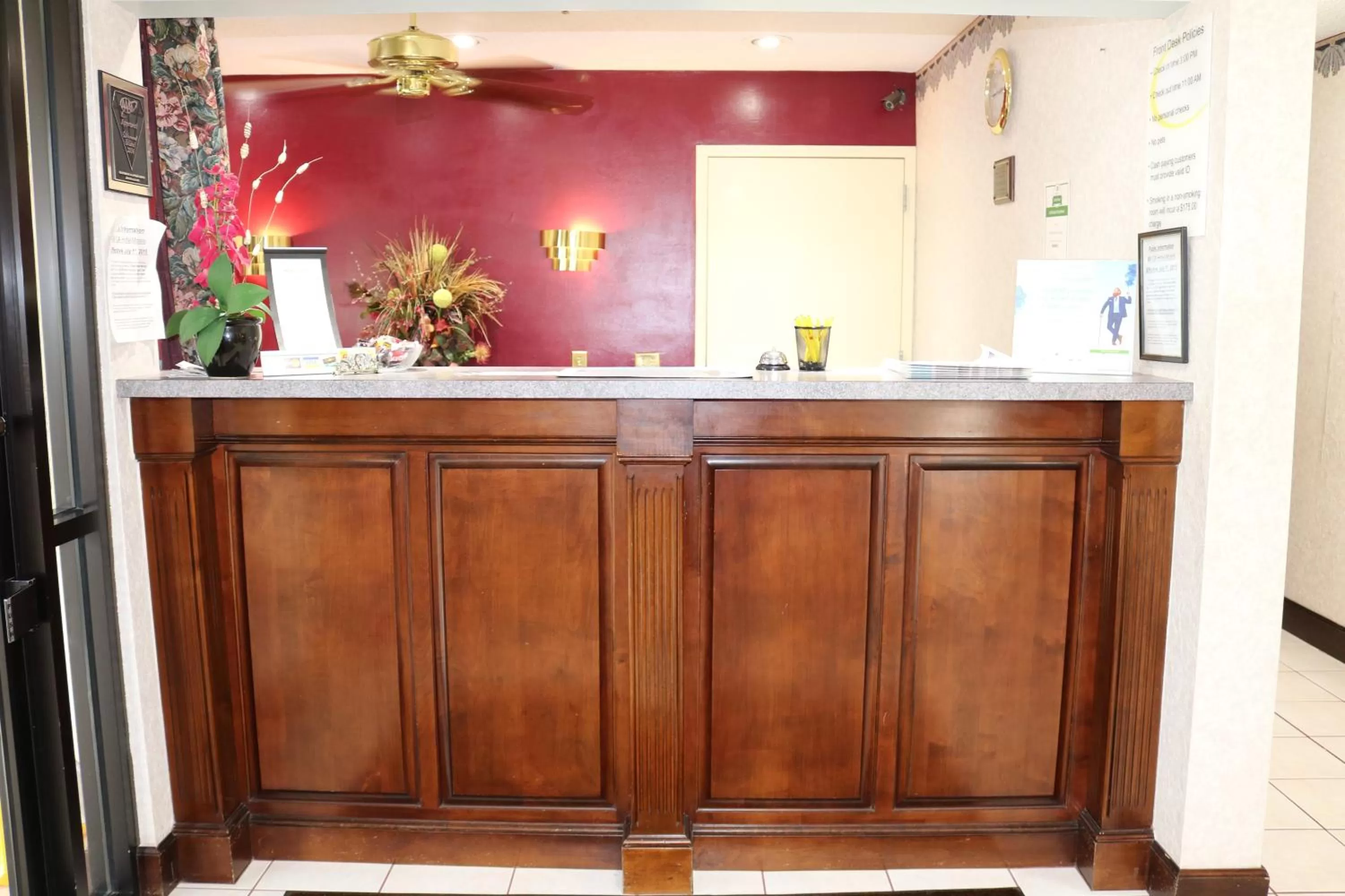 Lobby or reception in Super 8 by Wyndham Dublin