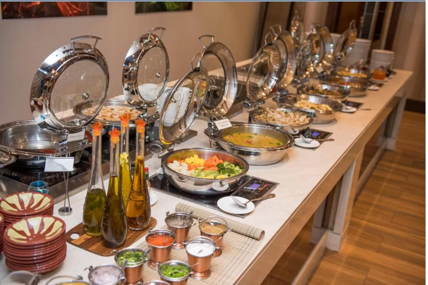 Restaurant/places to eat in Kuwait Grand Hotel