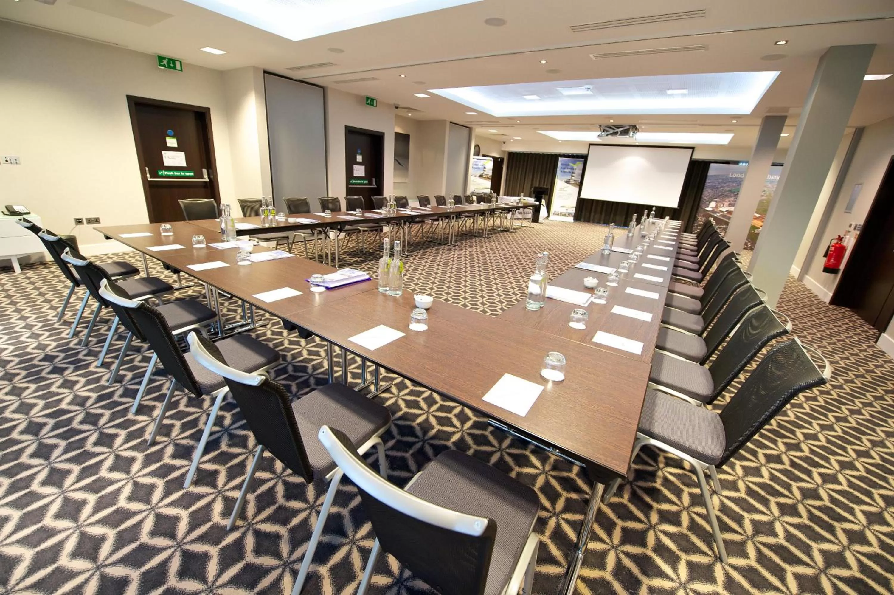 Meeting/conference room in Holiday Inn Southend by IHG