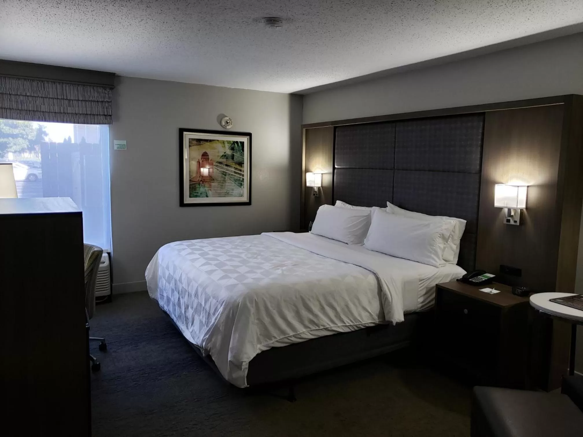 Bed in Holiday Inn Huntsville - Research Park by IHG