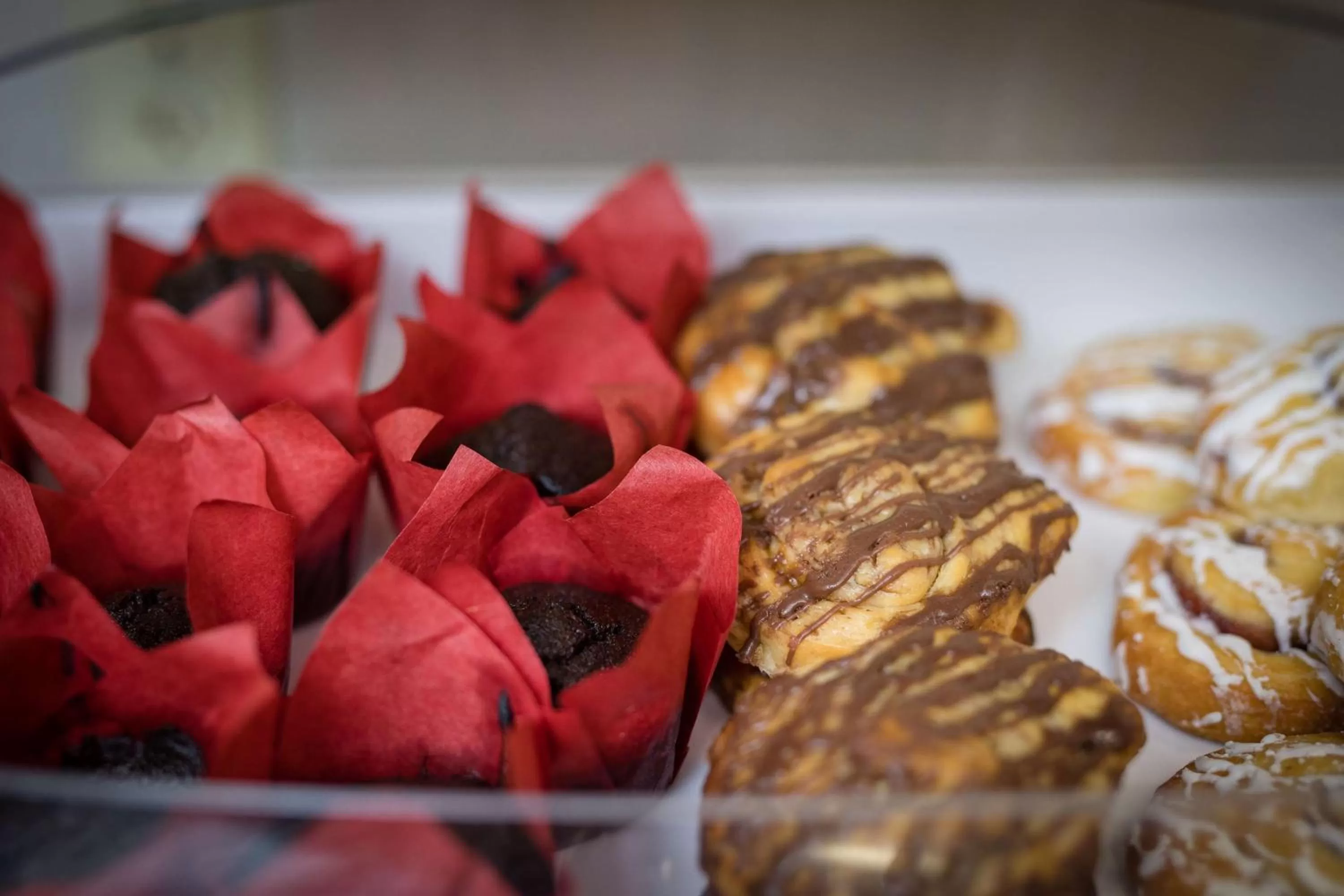 Dining area in Hampton Inn San Francisco Airport
