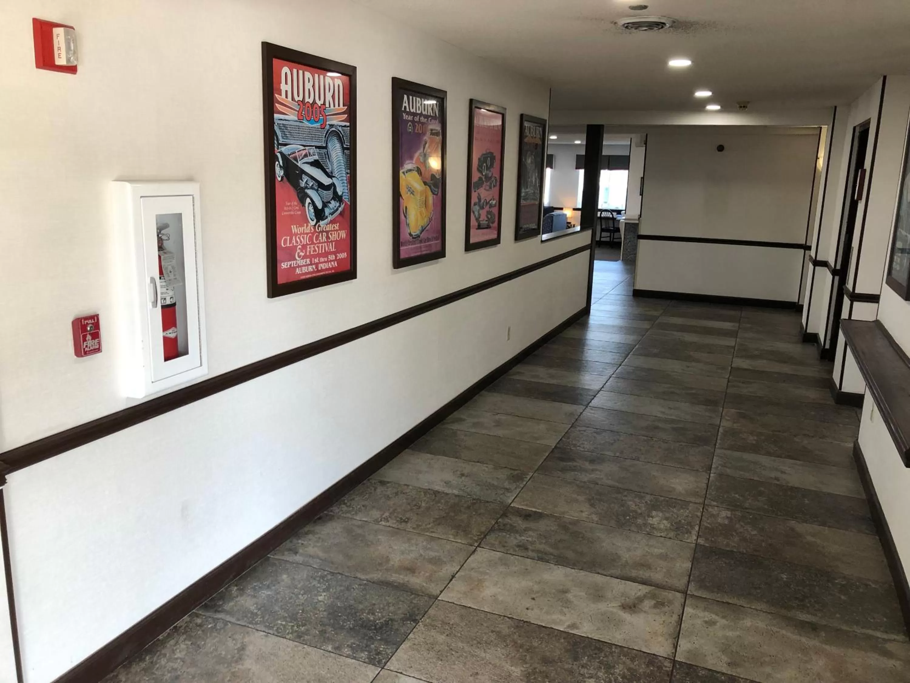 Area and facilities, Lobby/Reception in Country Inn & Suites by Radisson, Auburn, IN