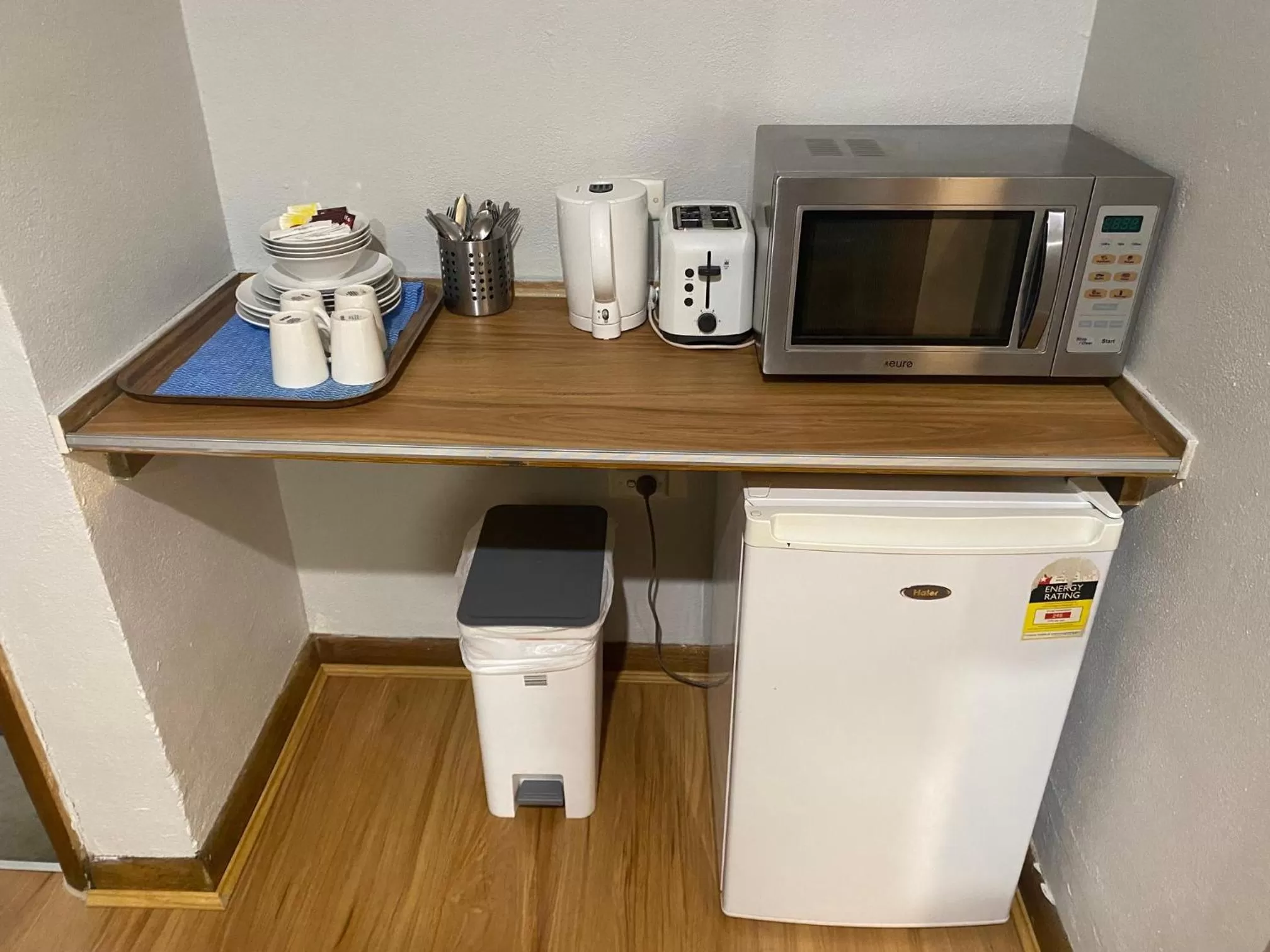 Coffee/tea facilities in Tollgate Motel