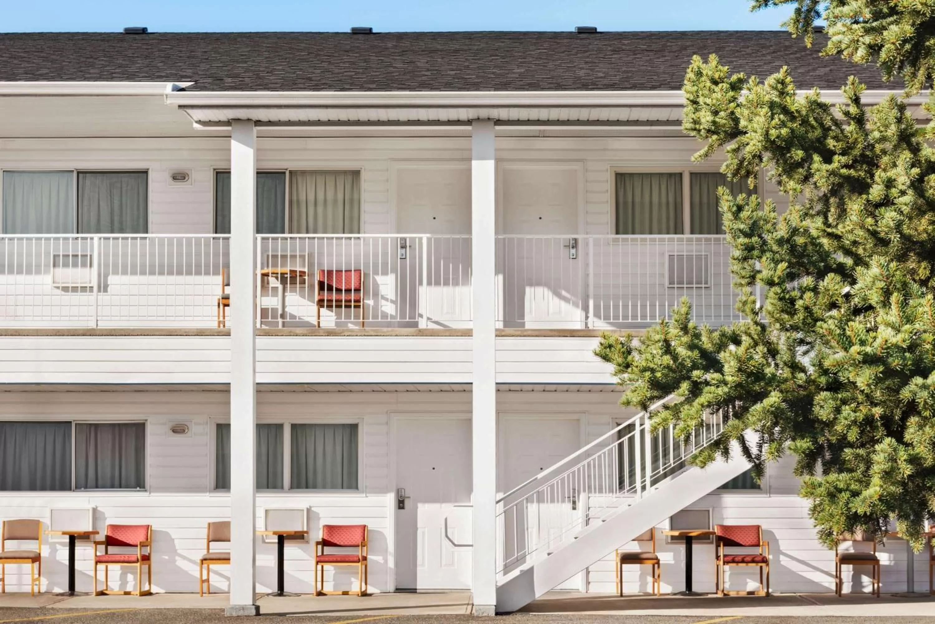 Property building in Travelodge by Wyndham Salmon Arm BC