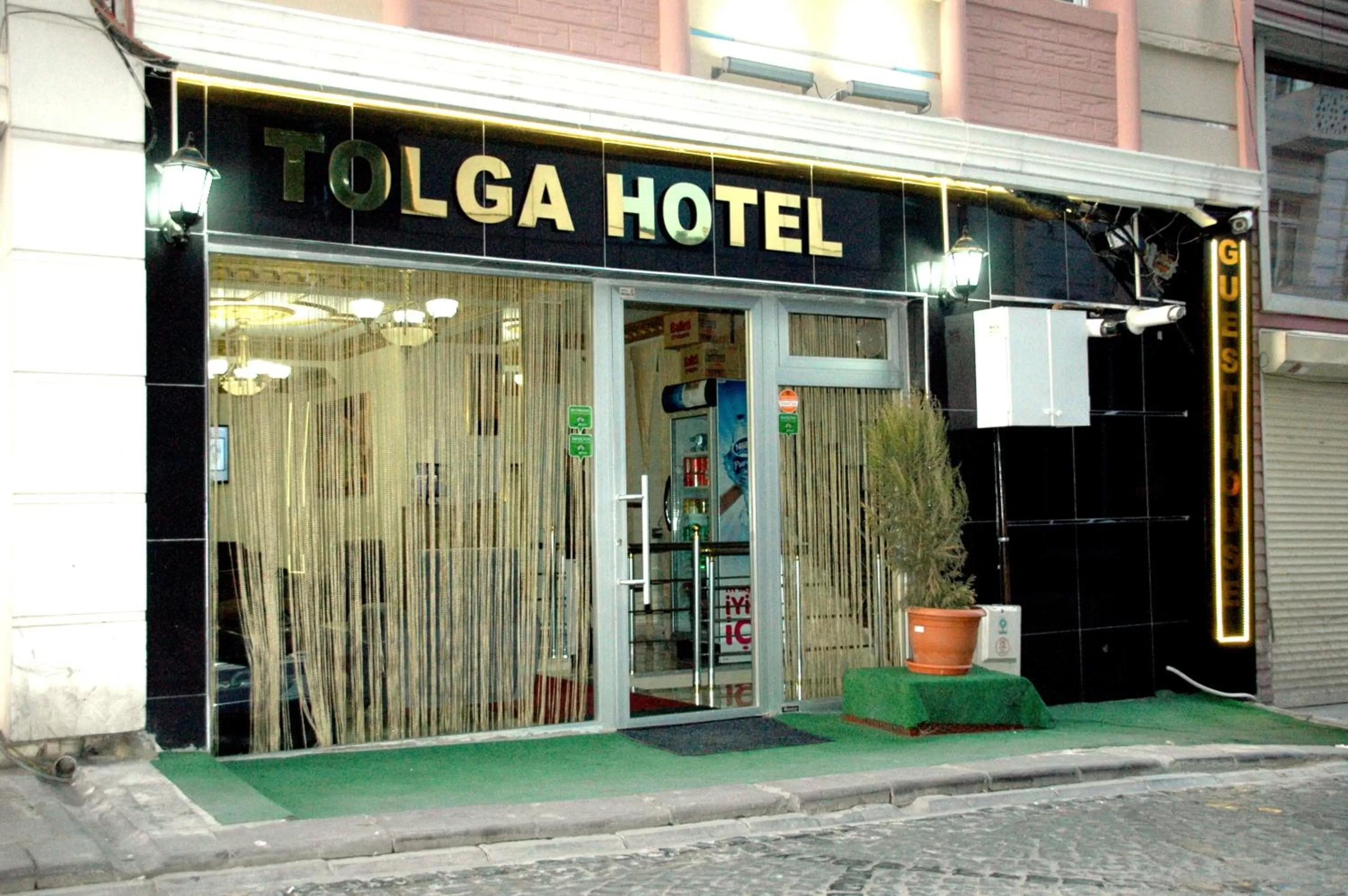 Facade/entrance in Tolga Hotel