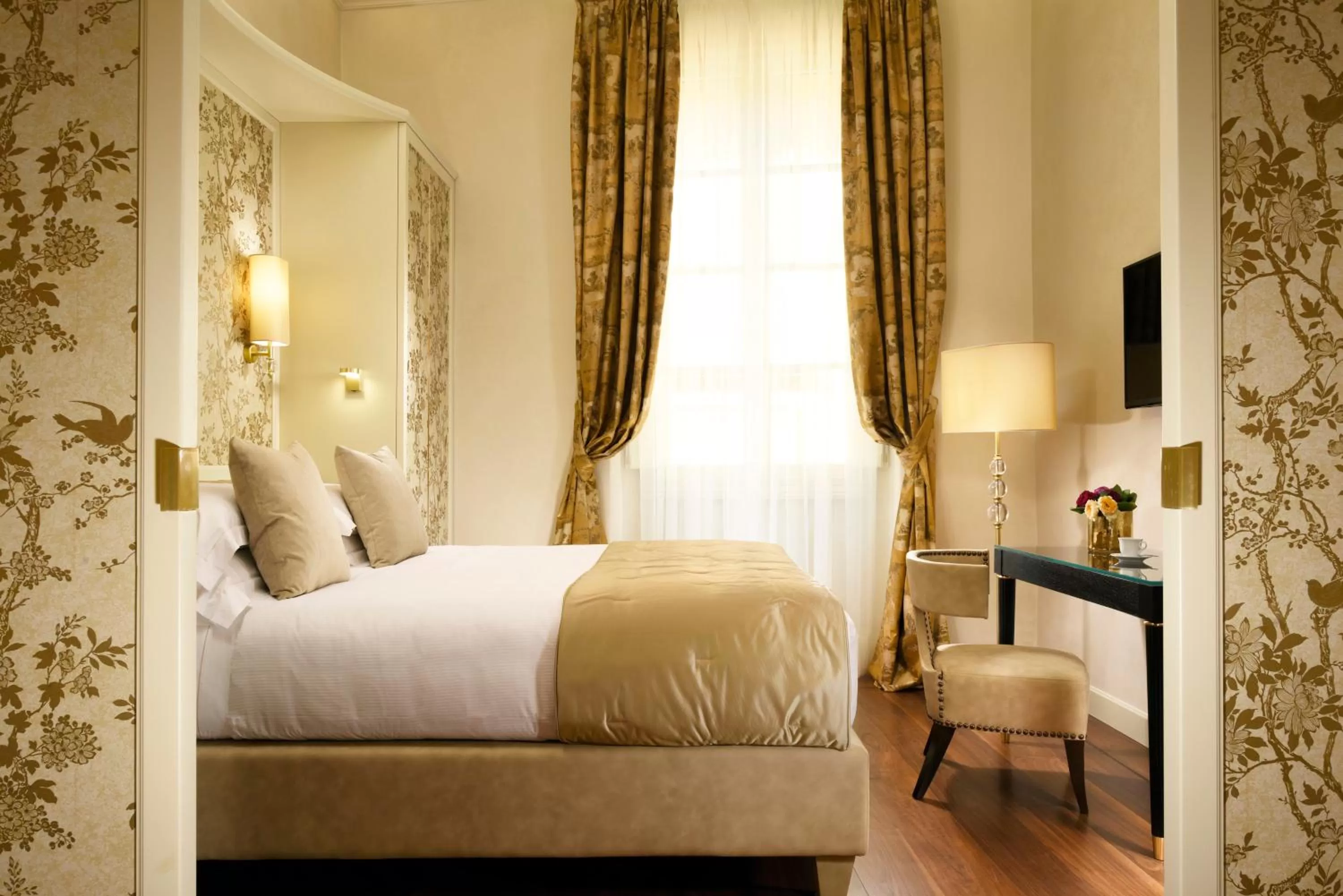 Bedroom, Bed in San Firenze Suites & Spa