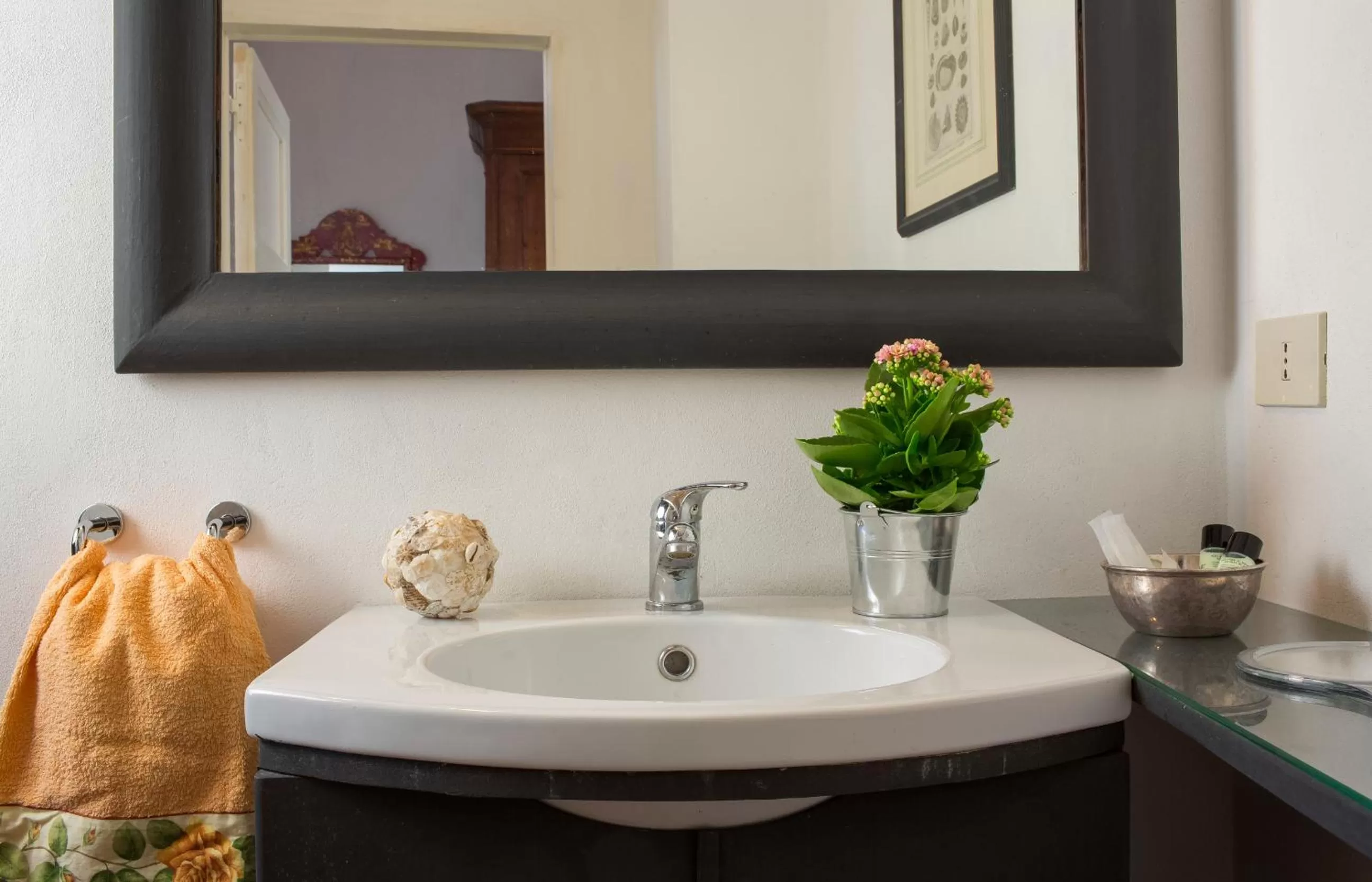 Bathroom in La Dimora Dei Monaci