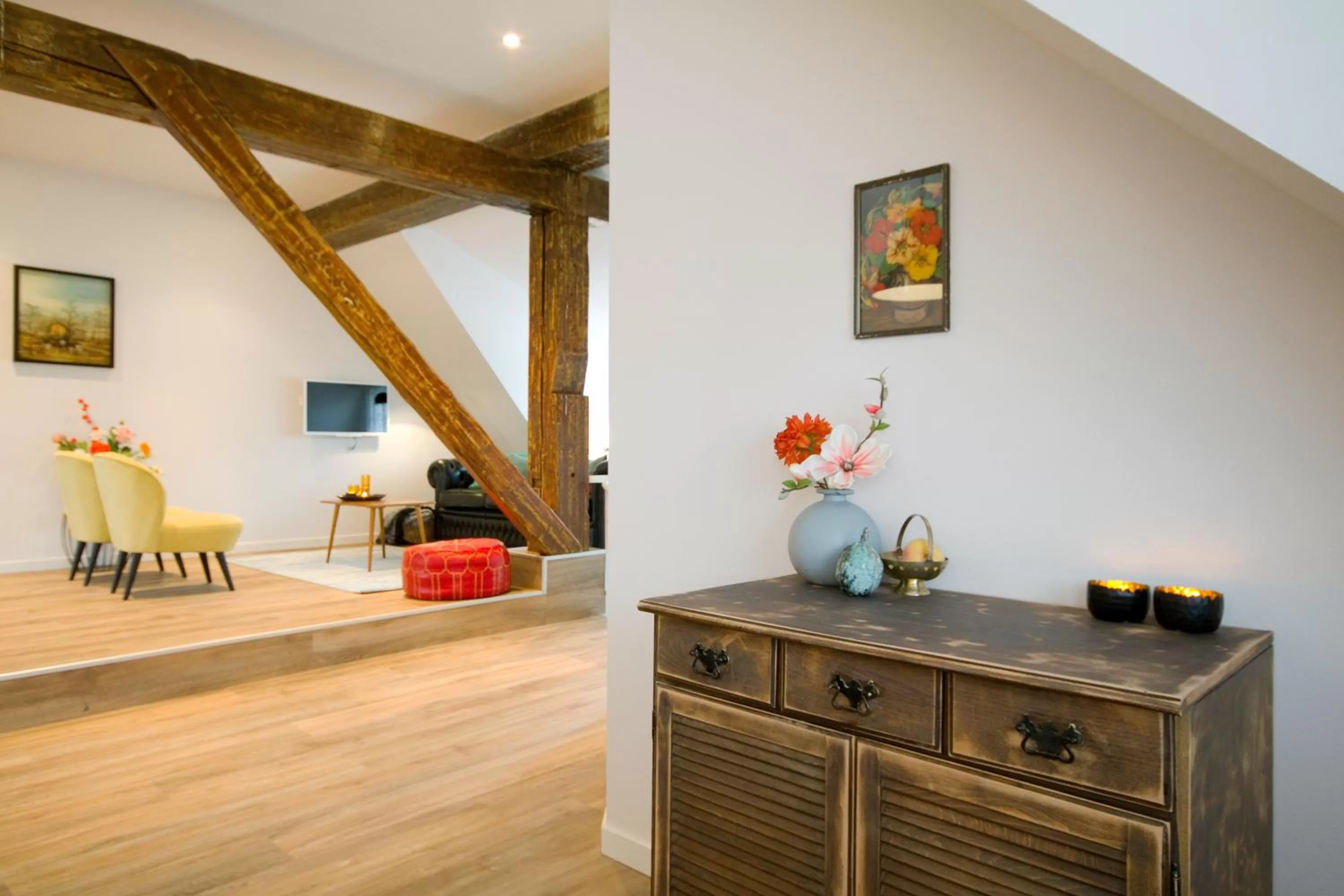 Seating area in "Karel de Grote" Bergen