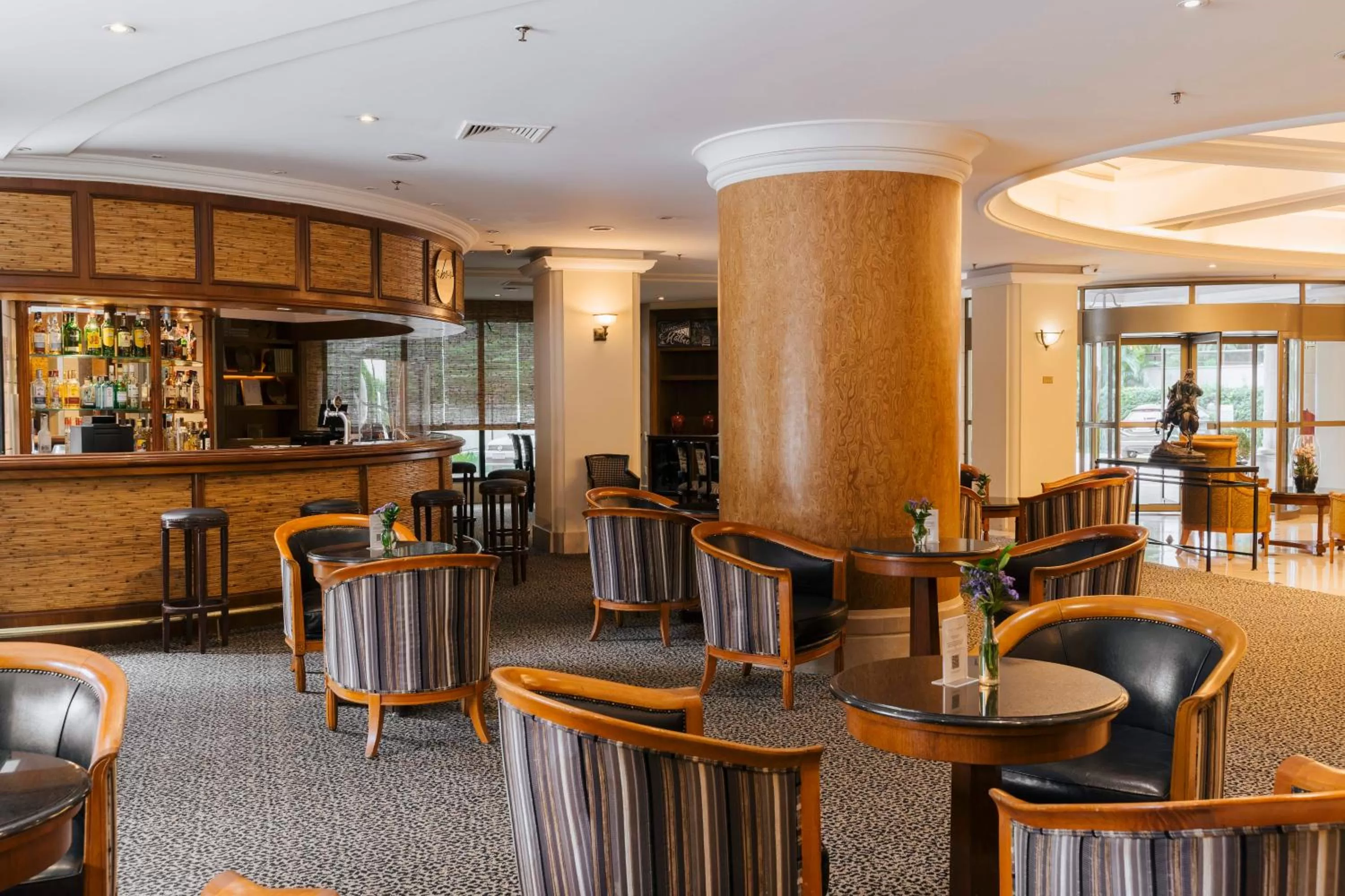 Restaurant/places to eat in Grand Mercure Sao Paulo Ibirapuera
