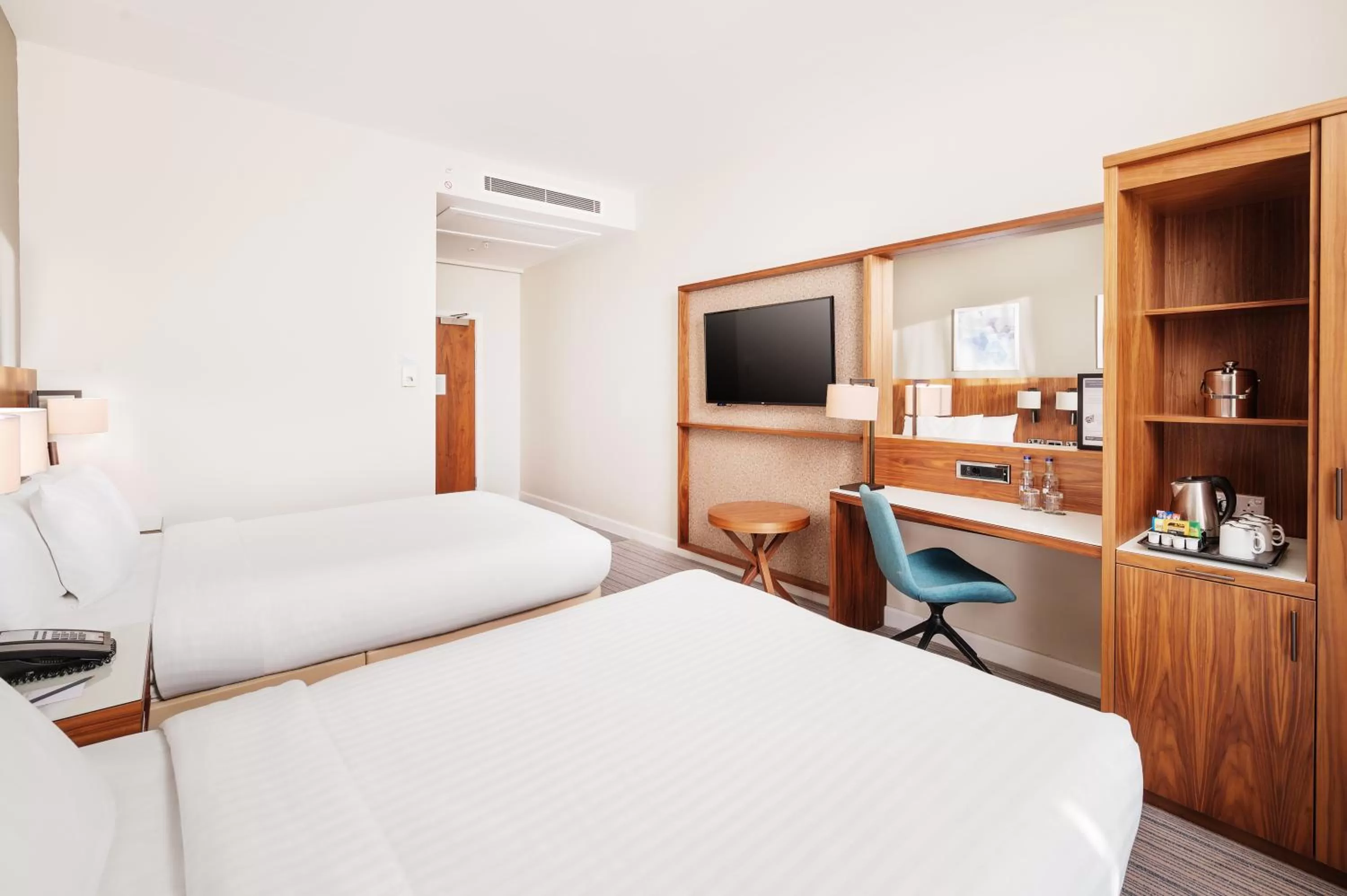 Bed in Courtyard by Marriott London Gatwick Airport