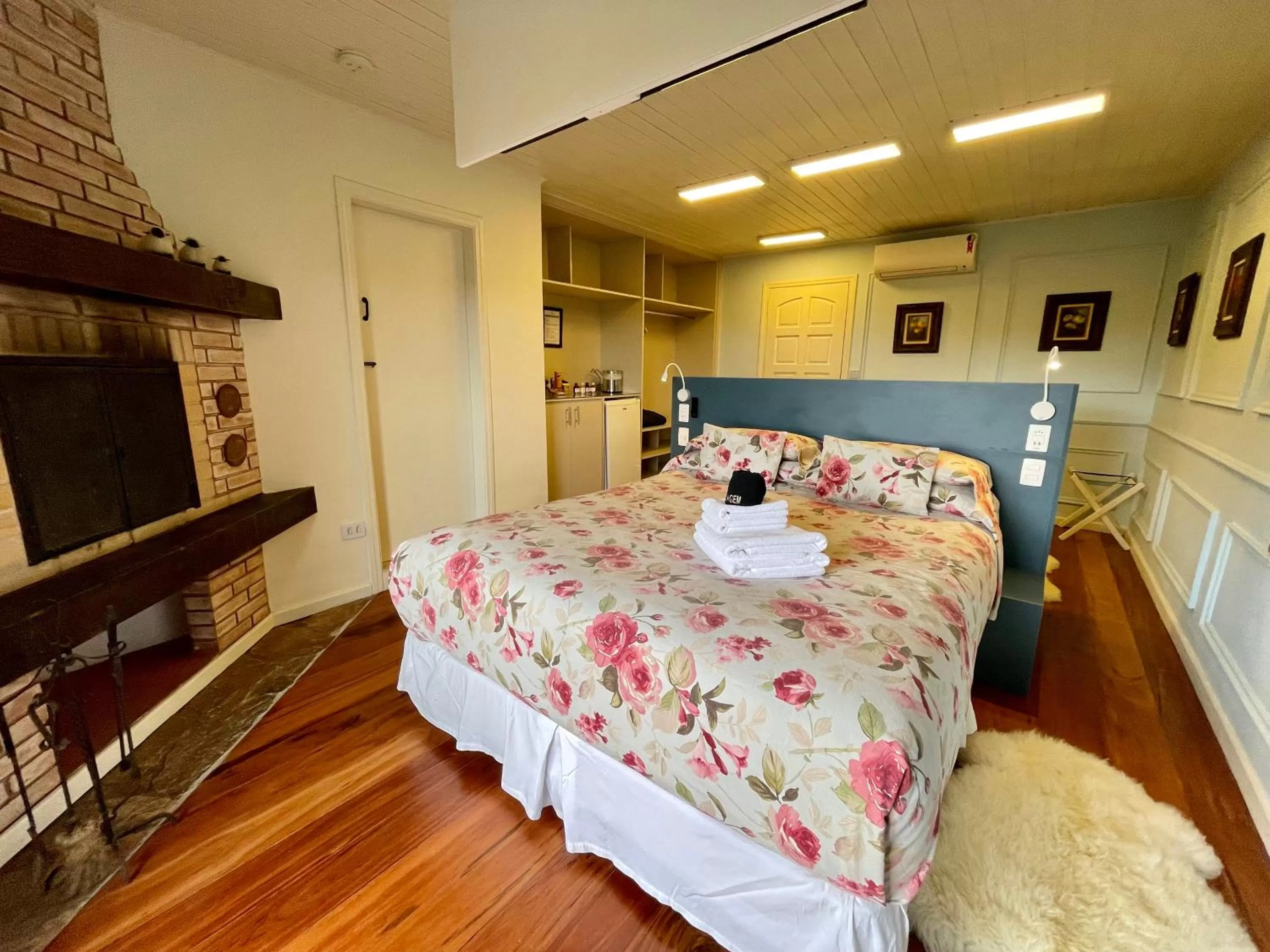 Photo of the whole room, Bed in Pousada Alto Da Boa Vista