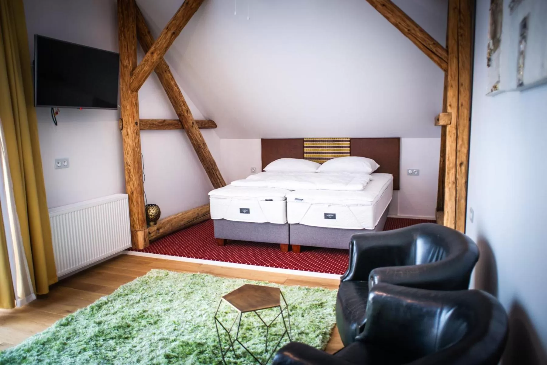 Bed in Salon Win Wine Bar & Apartments