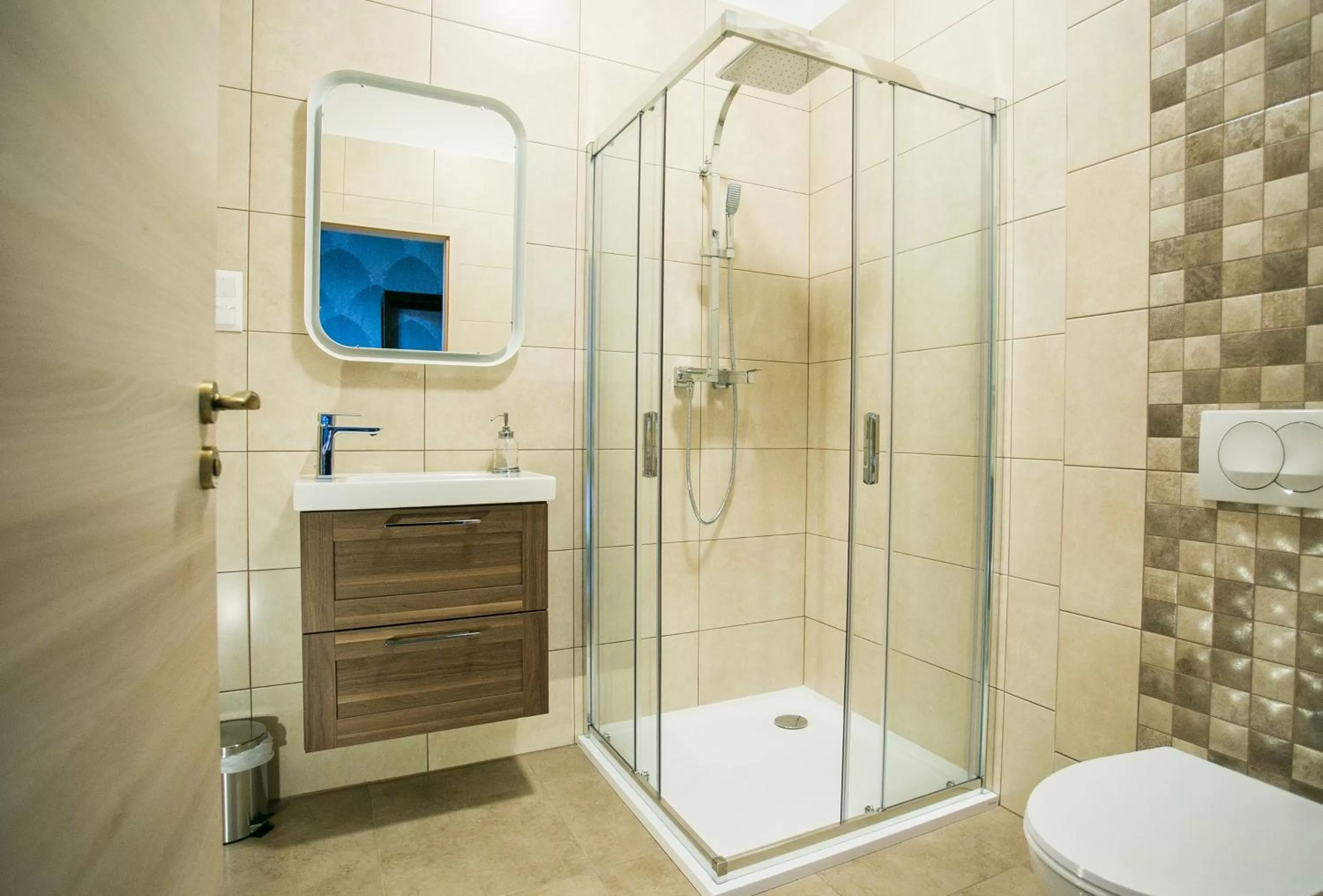 Shower, Bathroom in Chicago Vendégház