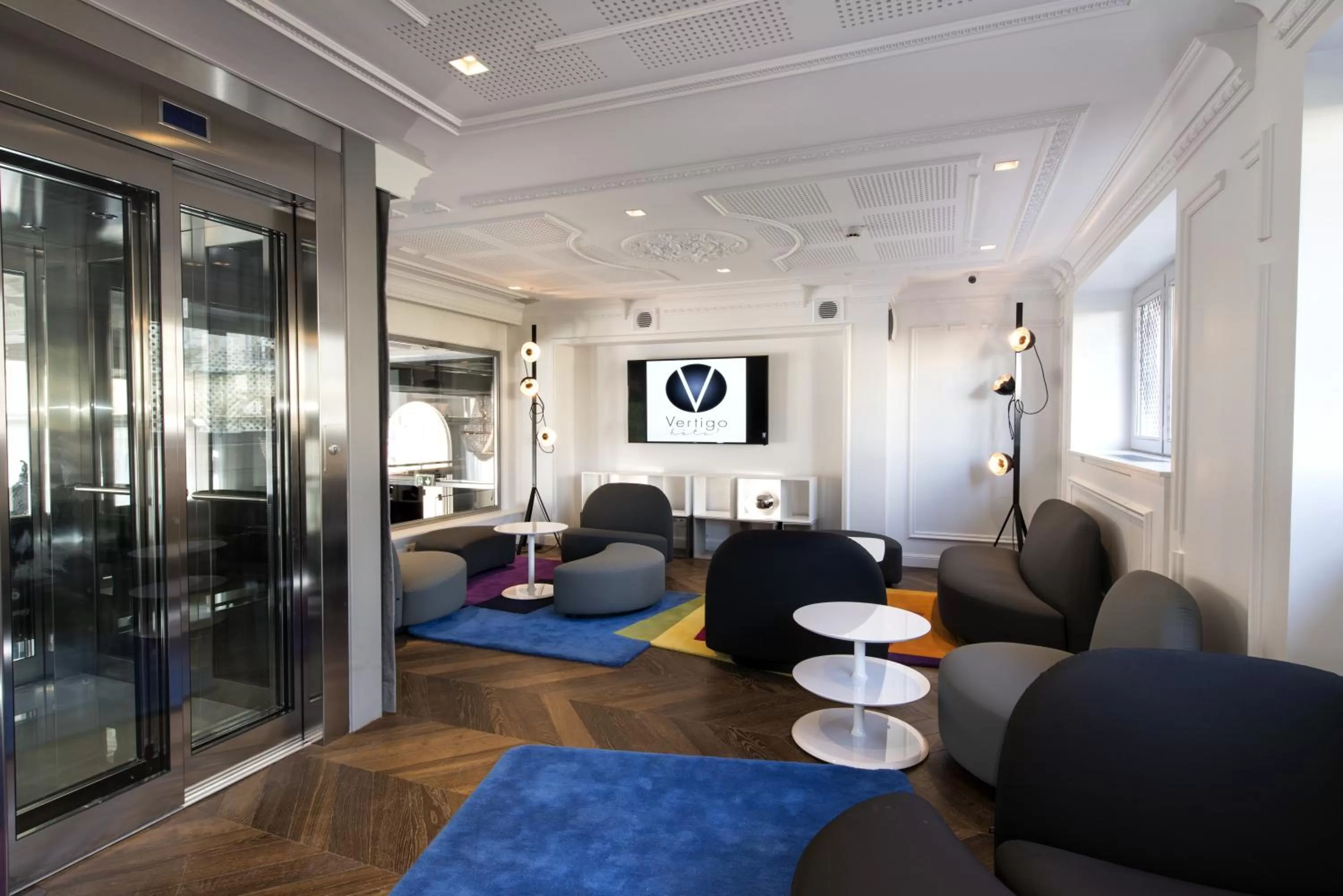 Lounge or bar in Vertigo Hotel, Dijon, a Member of Design Hotels