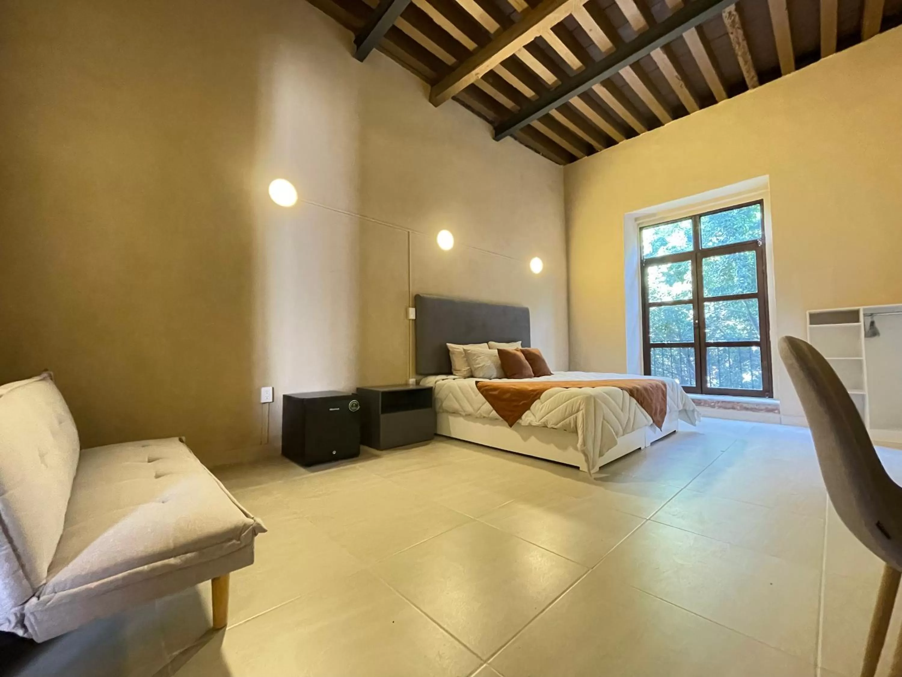 Bedroom, Bed in Colmena Hotel CDMX Centro