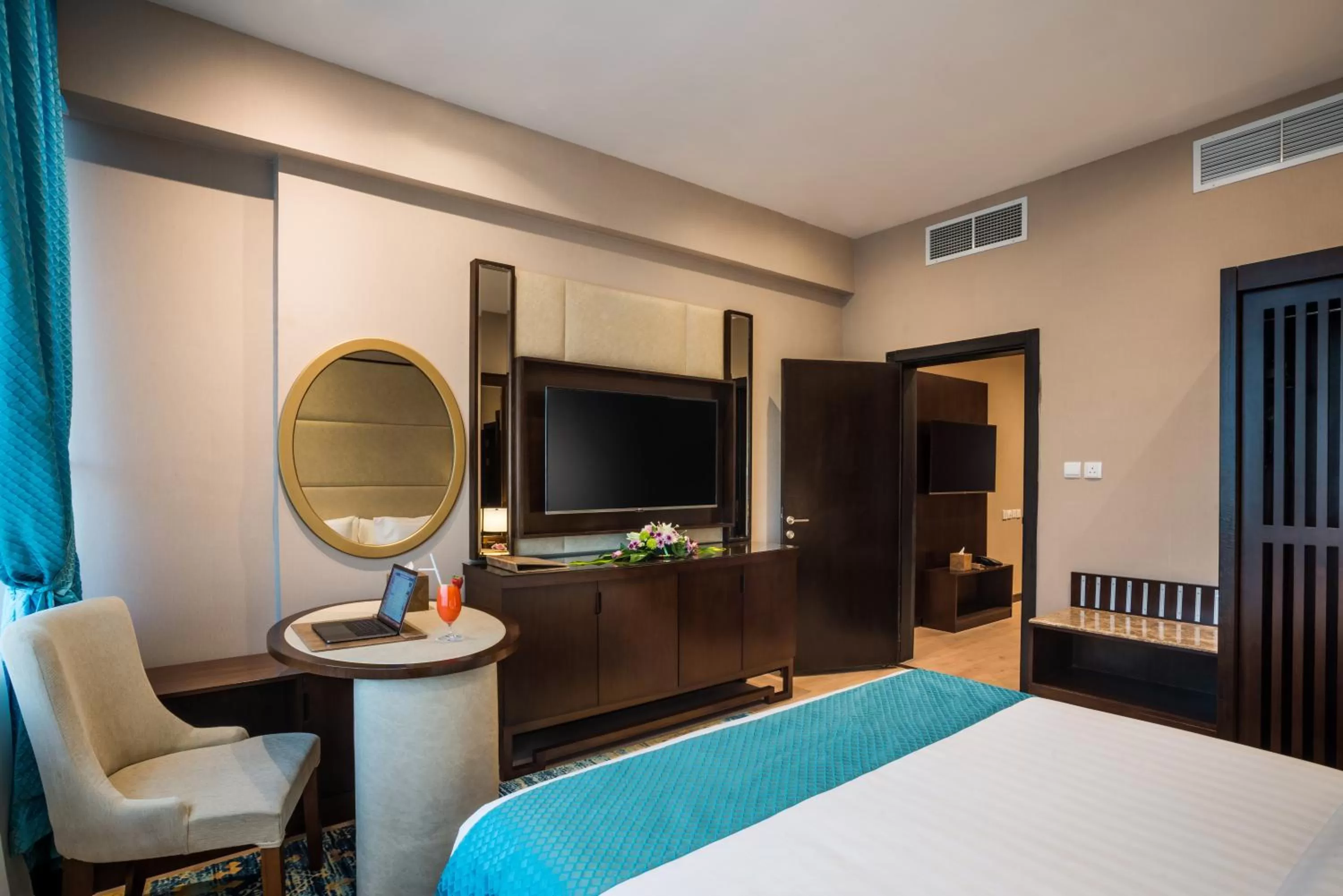 Bedroom, Bed in Naviti Warwick Dammam