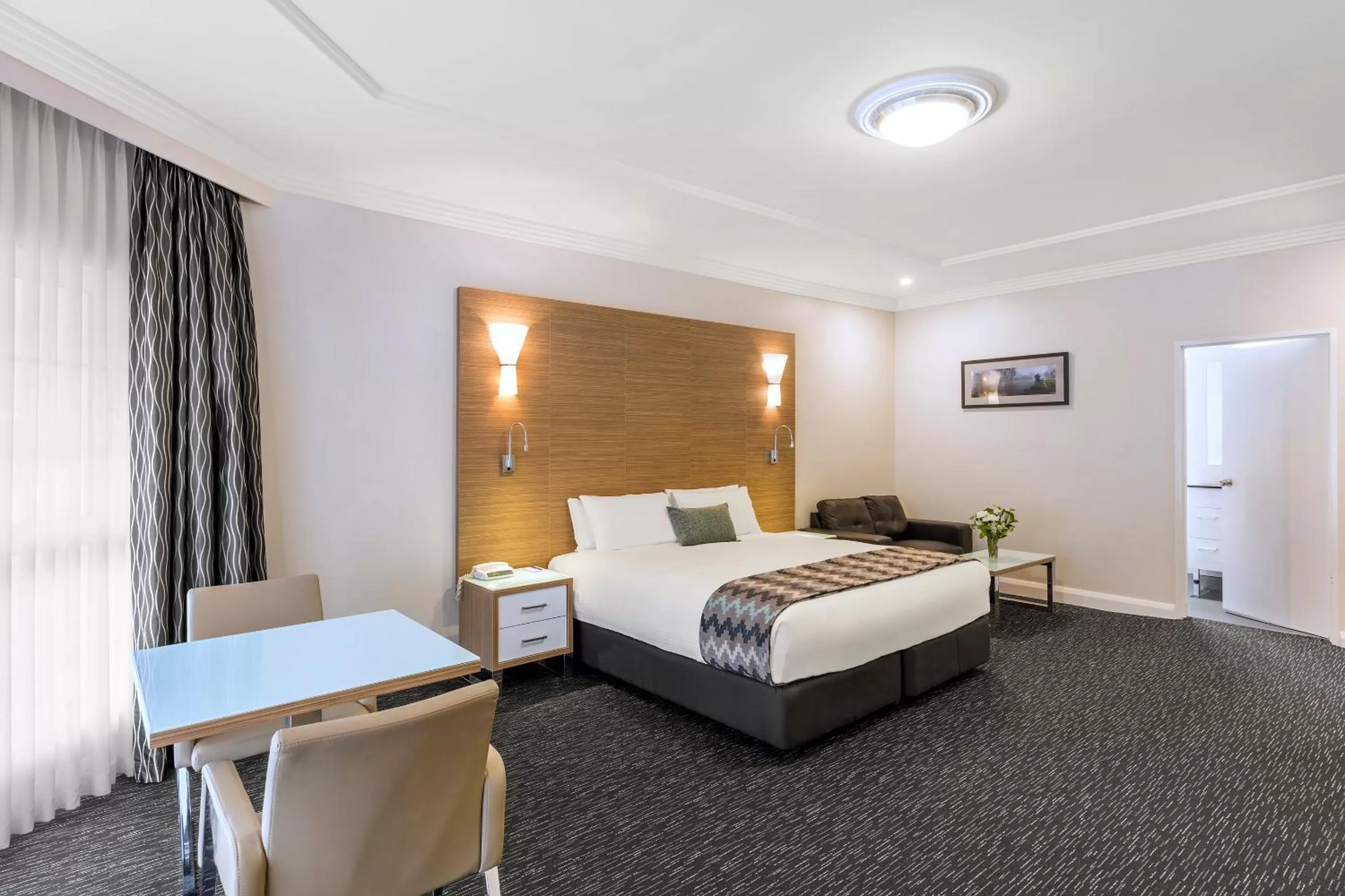 Bedroom, Bed in Mercure Goulburn