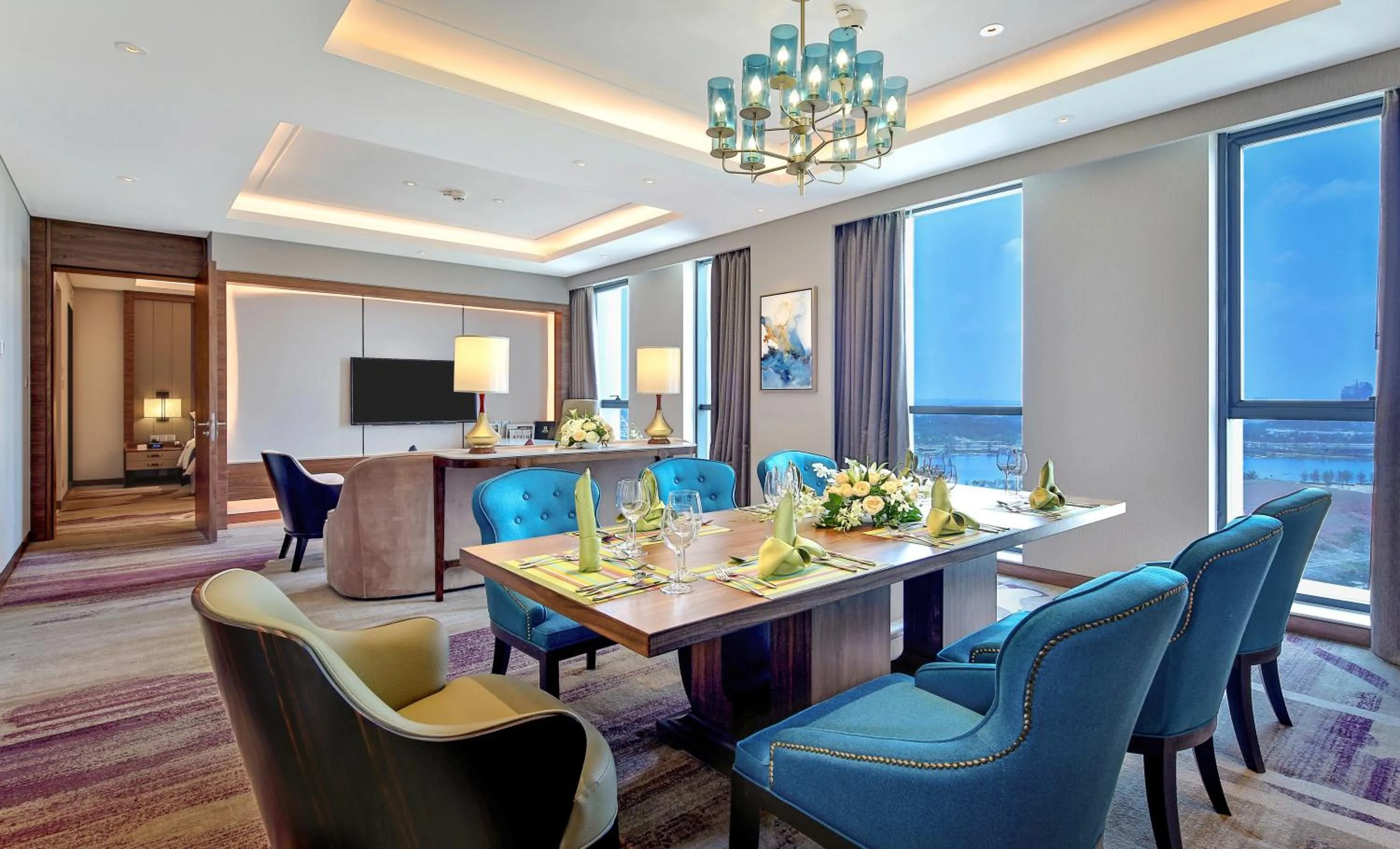 Bedroom in Holiday Inn Chengdu Qinhuang by IHG