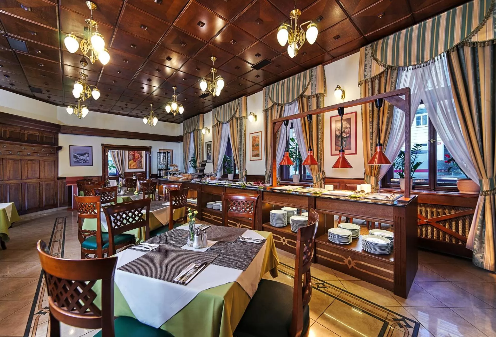 Breakfast in Green Garden Hotel