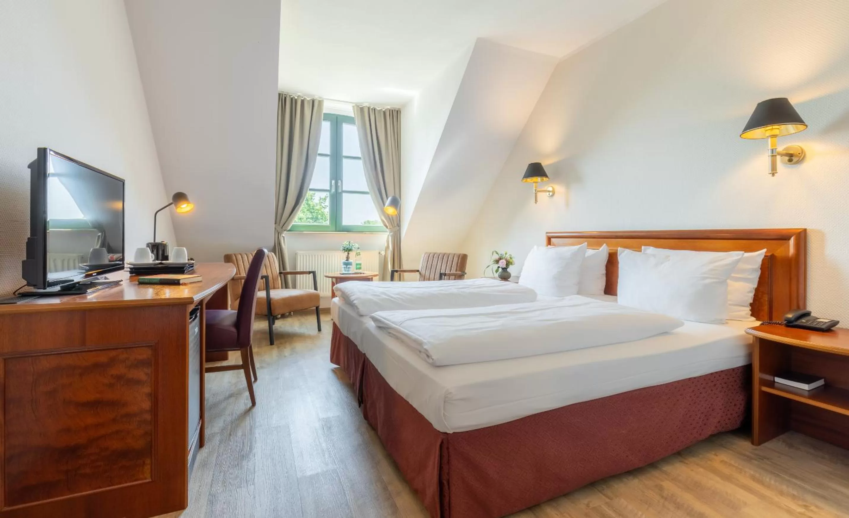 Staff, Bed in Hotel Ohlenhoff