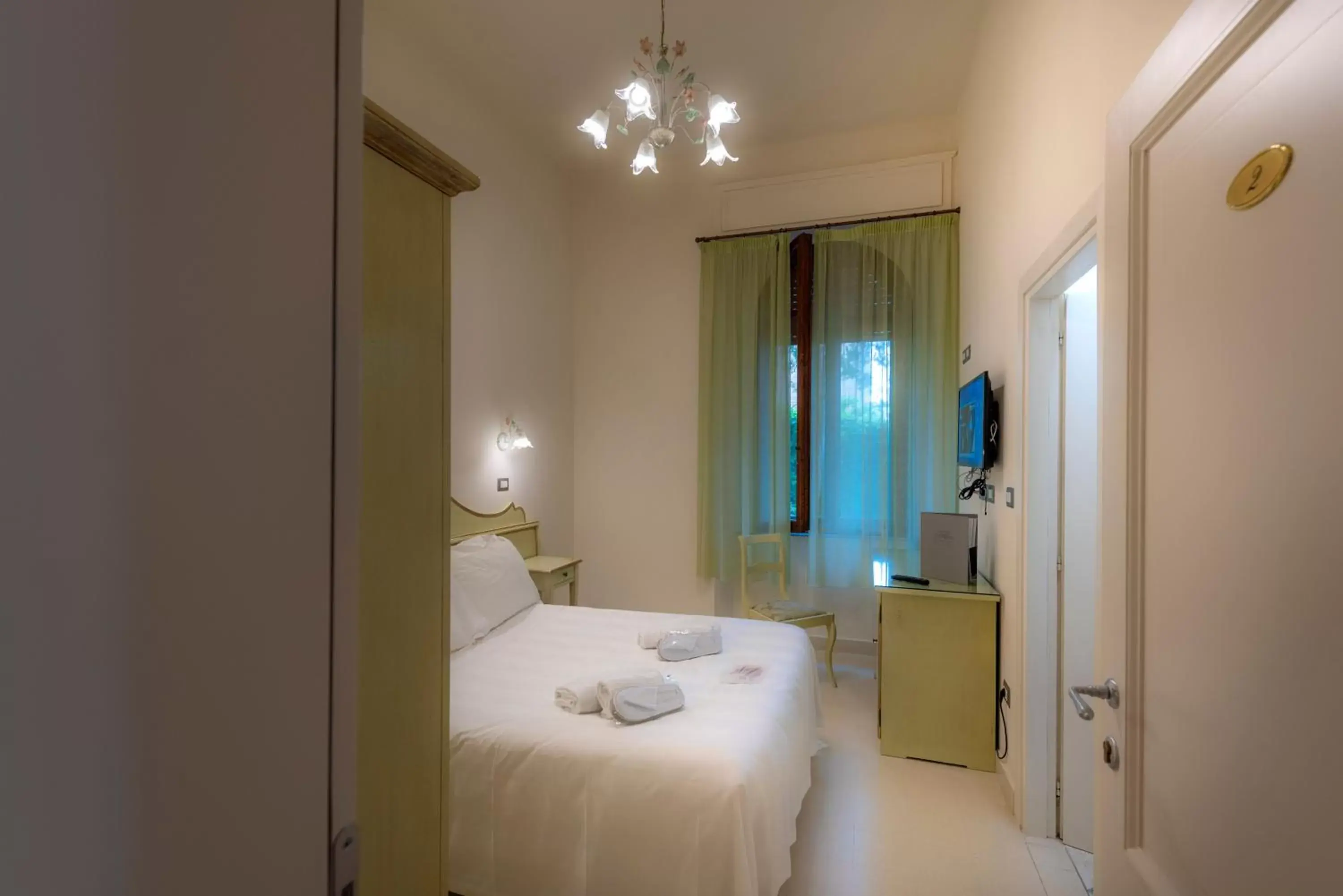 Classic Double Room with Small Double Bed in Villa Elda Boutique Hotel Classic Double Room with Small Double Bed in Villa Elda Boutique Hotel