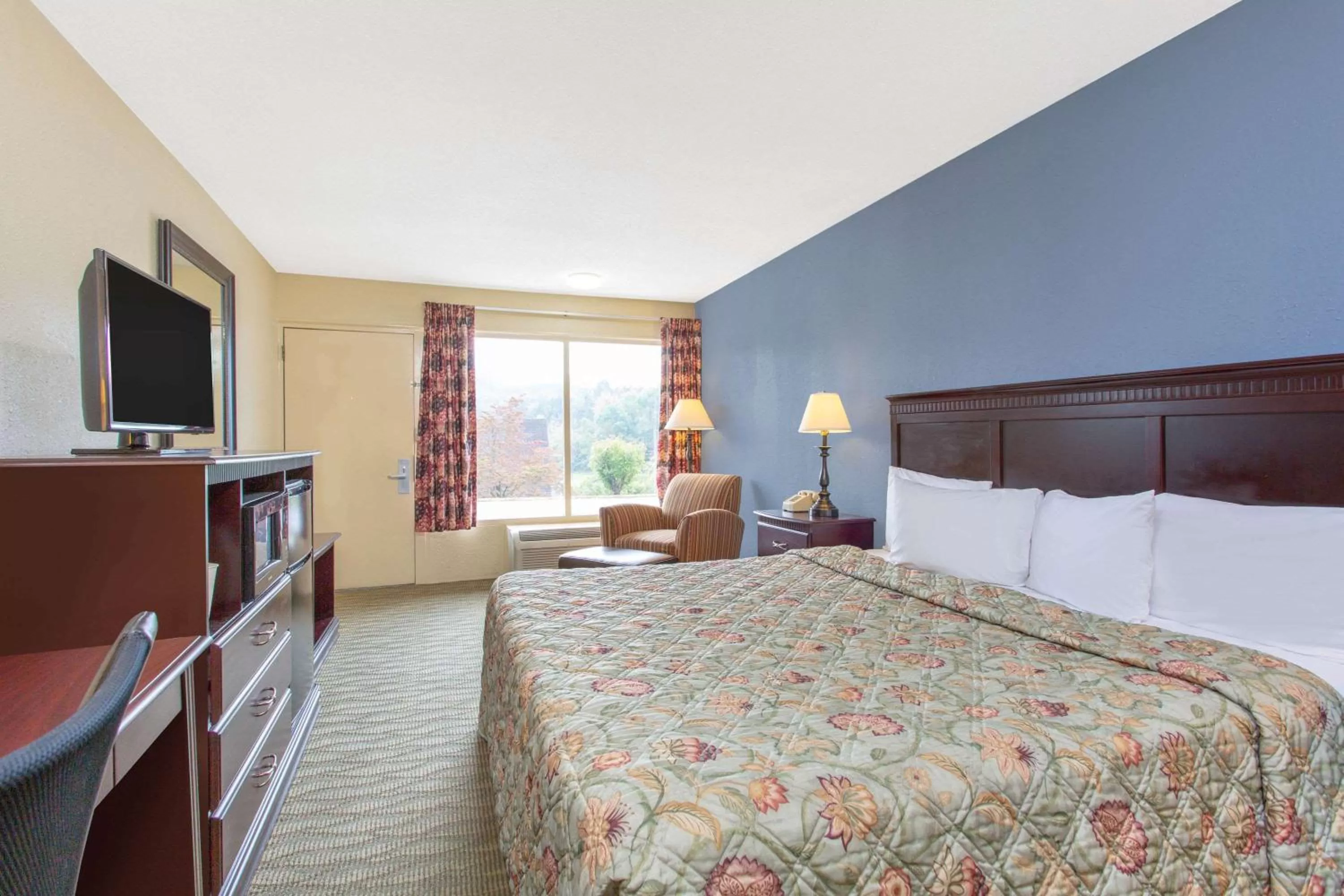 Photo of the whole room in Days Inn by Wyndham Lexington