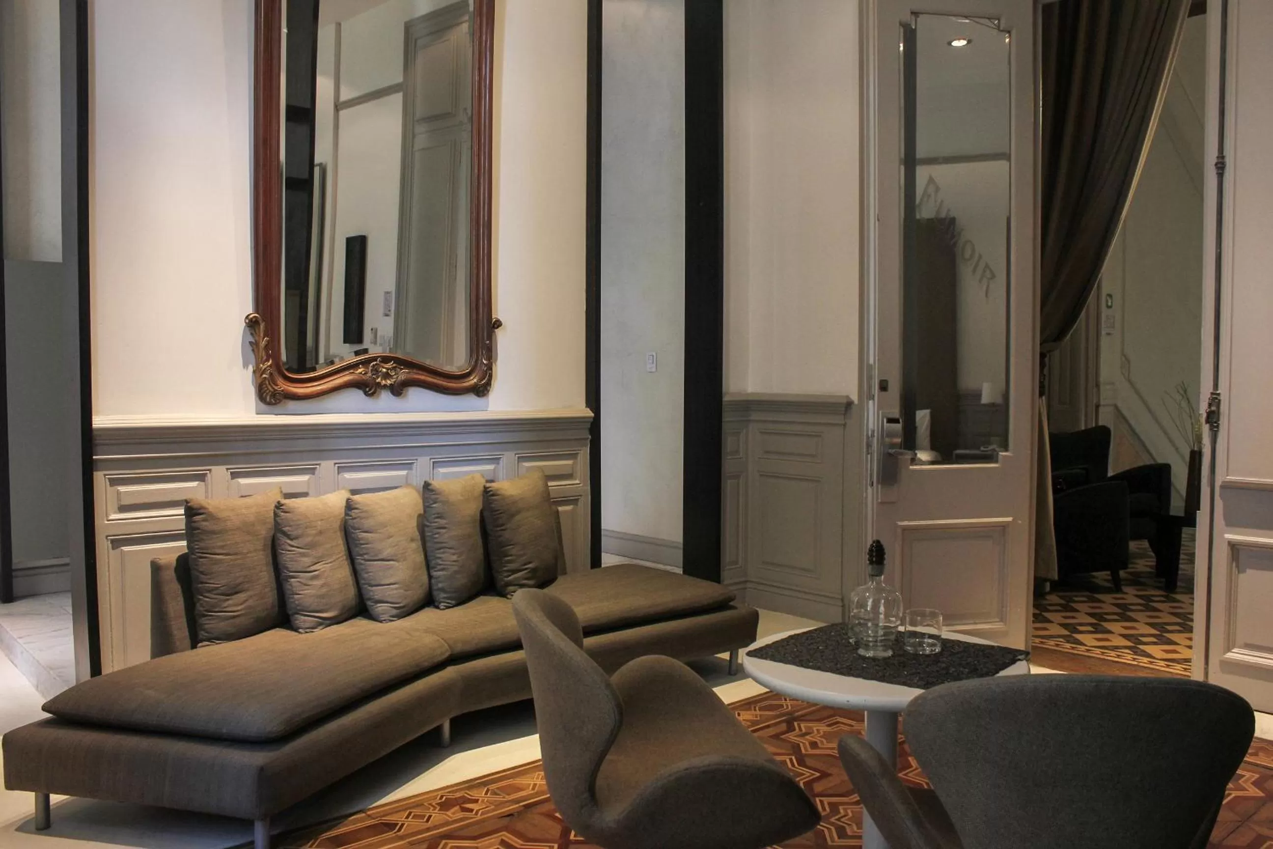 Living room in Esplendor by Wyndham Savoy Rosario